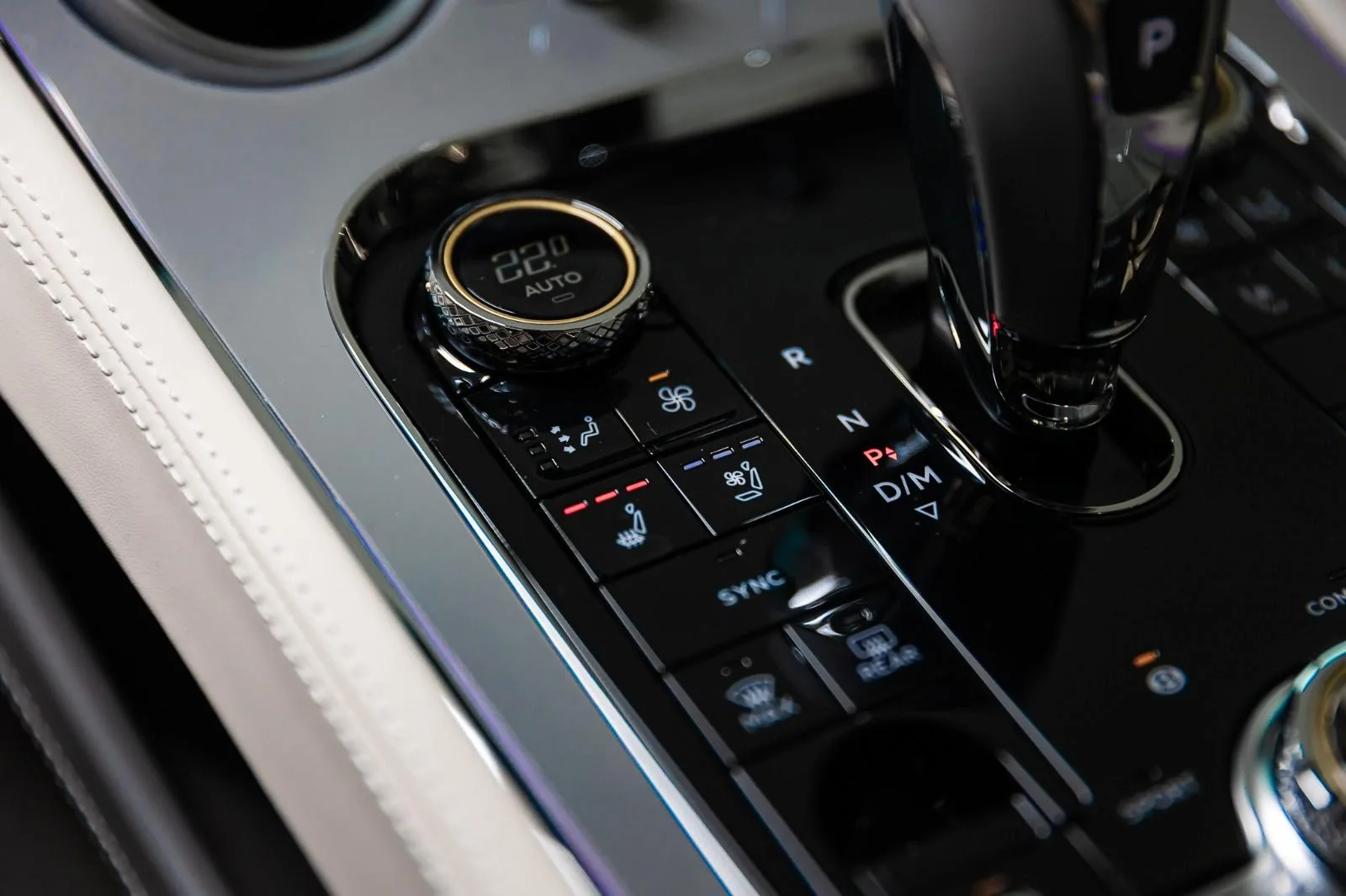 2025 Bentley Continental GT Azure, 19/30