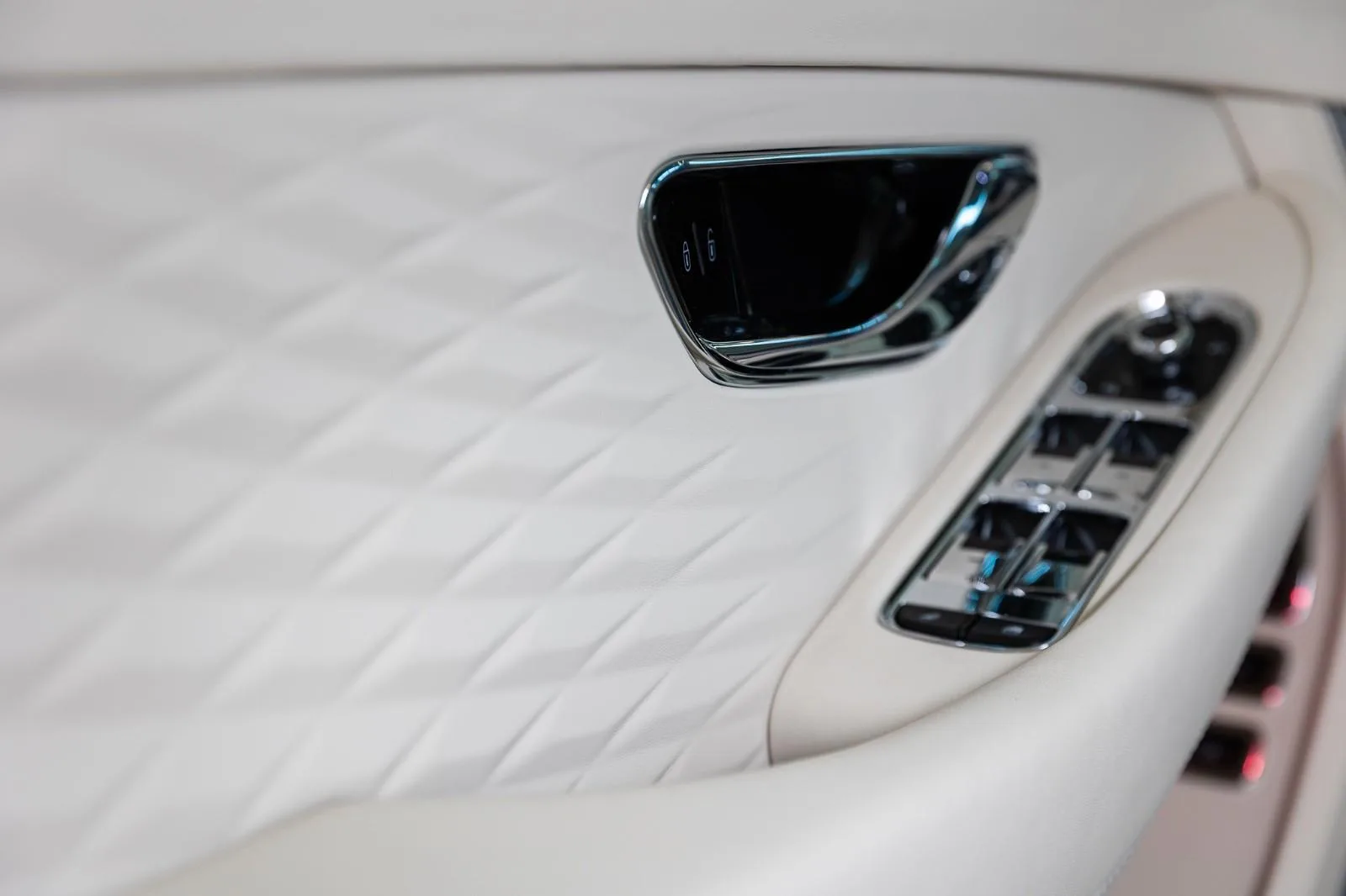 2025 Bentley Continental GT Azure, 27/30