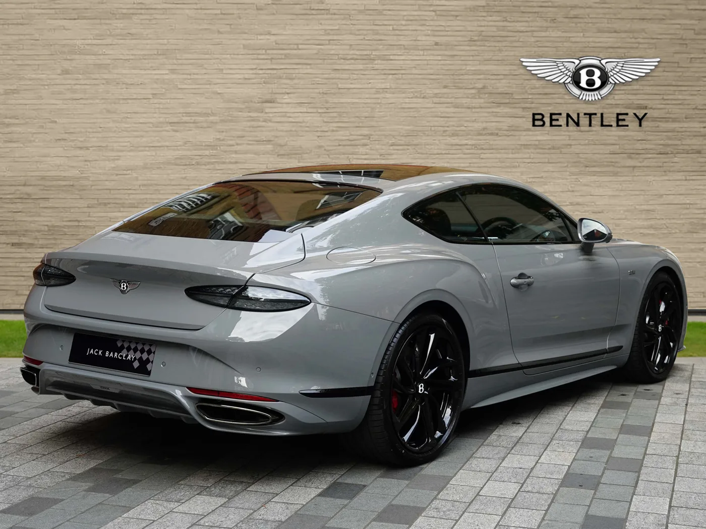 2025 Bentley Continental GT proposée par un groupe de concessions agréées à London, Royaume-Uni, photo 3 sur 25