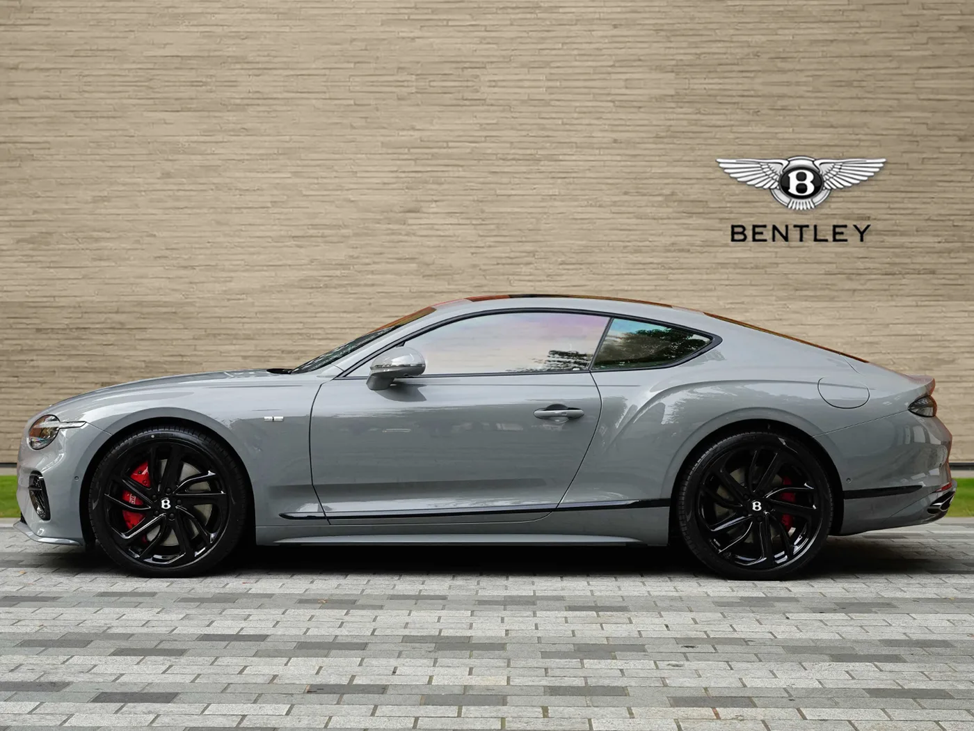 2025 Bentley Continental GT proposée par un groupe de concessions agréées à London, Royaume-Uni, photo 7 sur 25