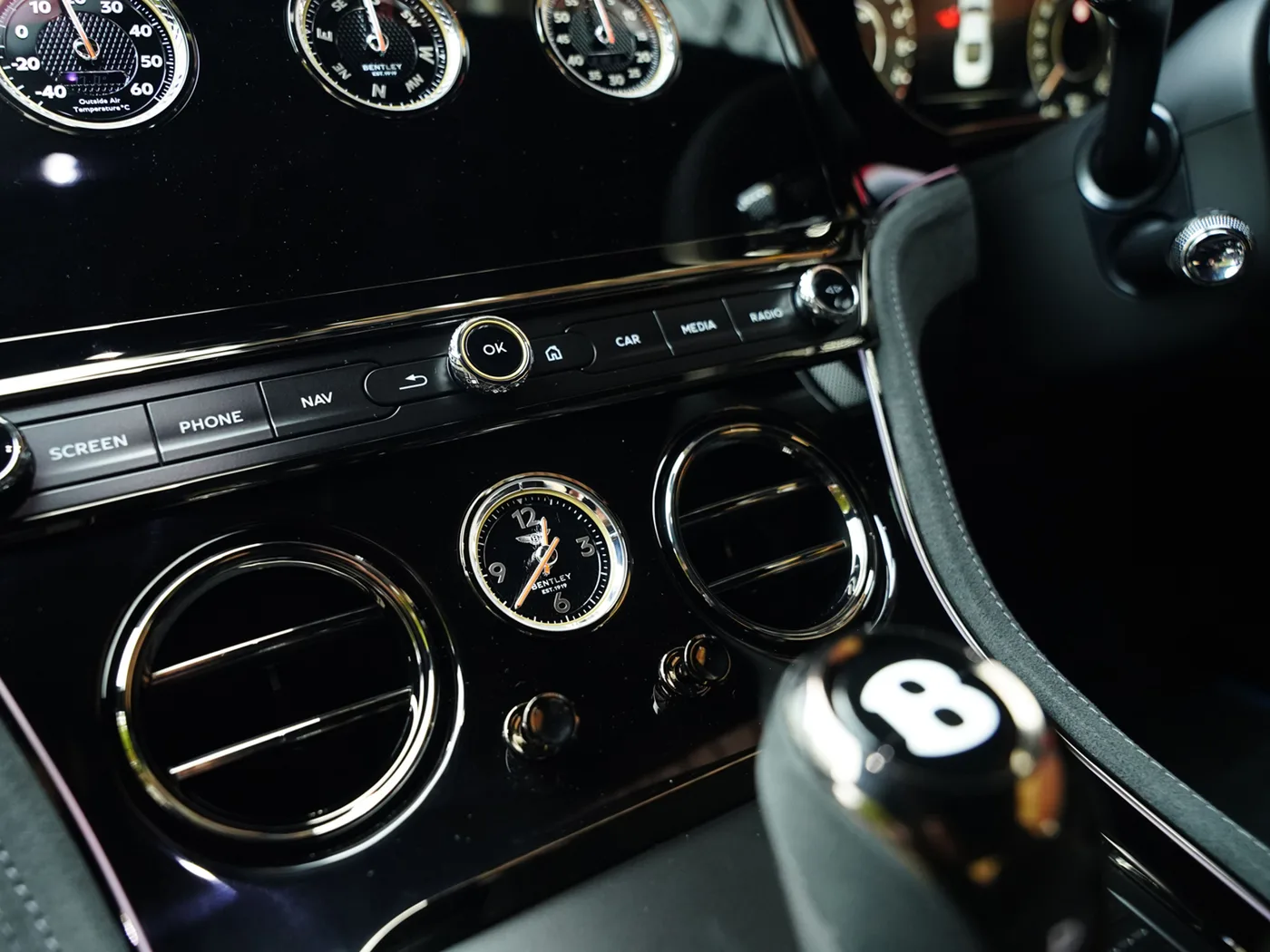 2025 Bentley Continental GT proposée par un groupe de concessions agréées à London, Royaume-Uni, photo 10 sur 25