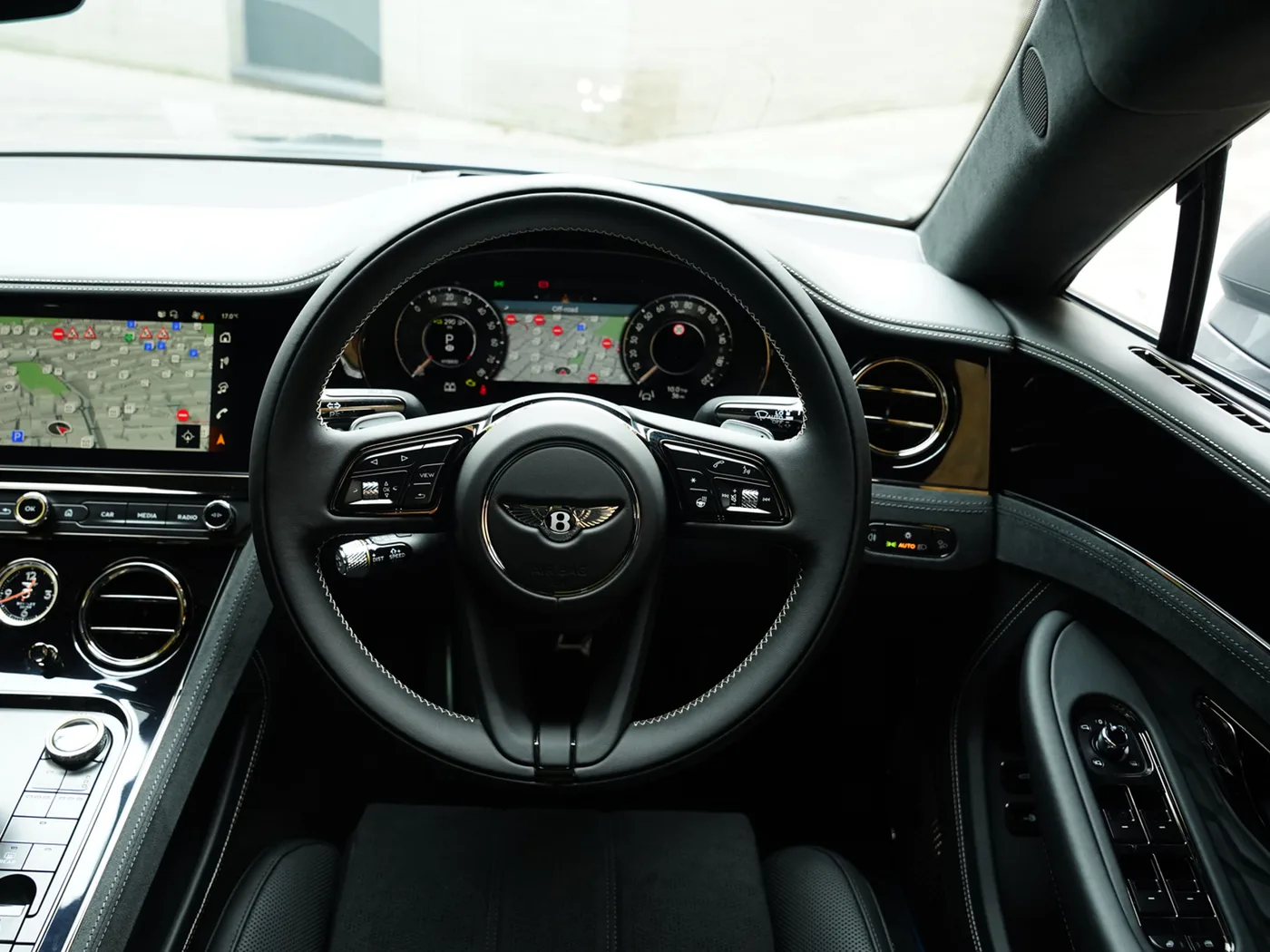 2025 Bentley Continental GT proposée par un groupe de concessions agréées à London, Royaume-Uni, photo 11 sur 25