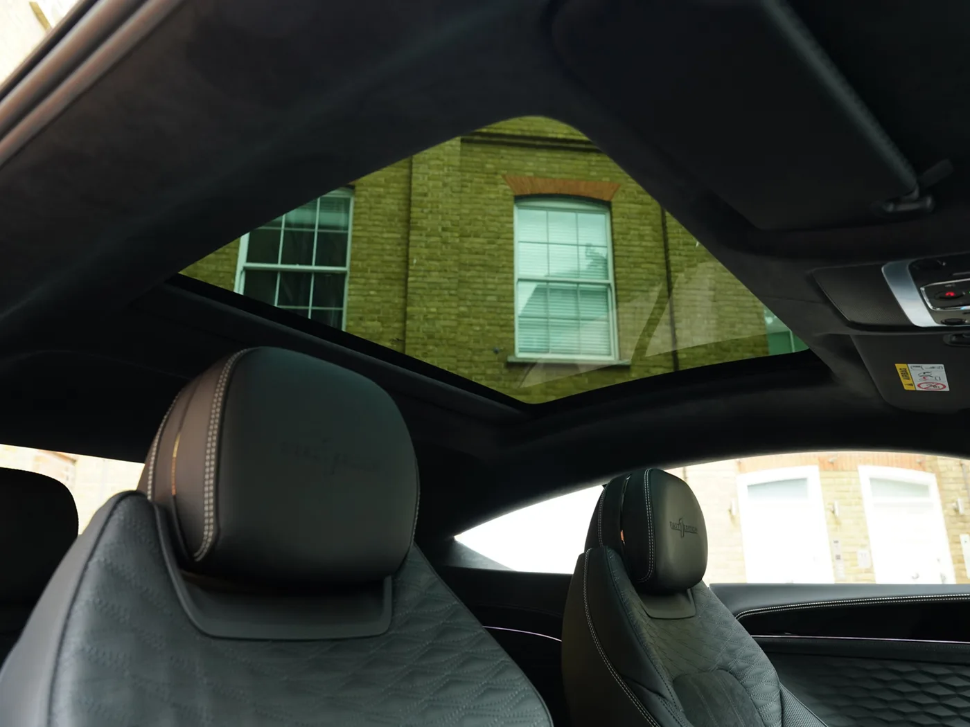 2025 Bentley Continental GT proposée par un groupe de concessions agréées à London, Royaume-Uni, photo 17 sur 25