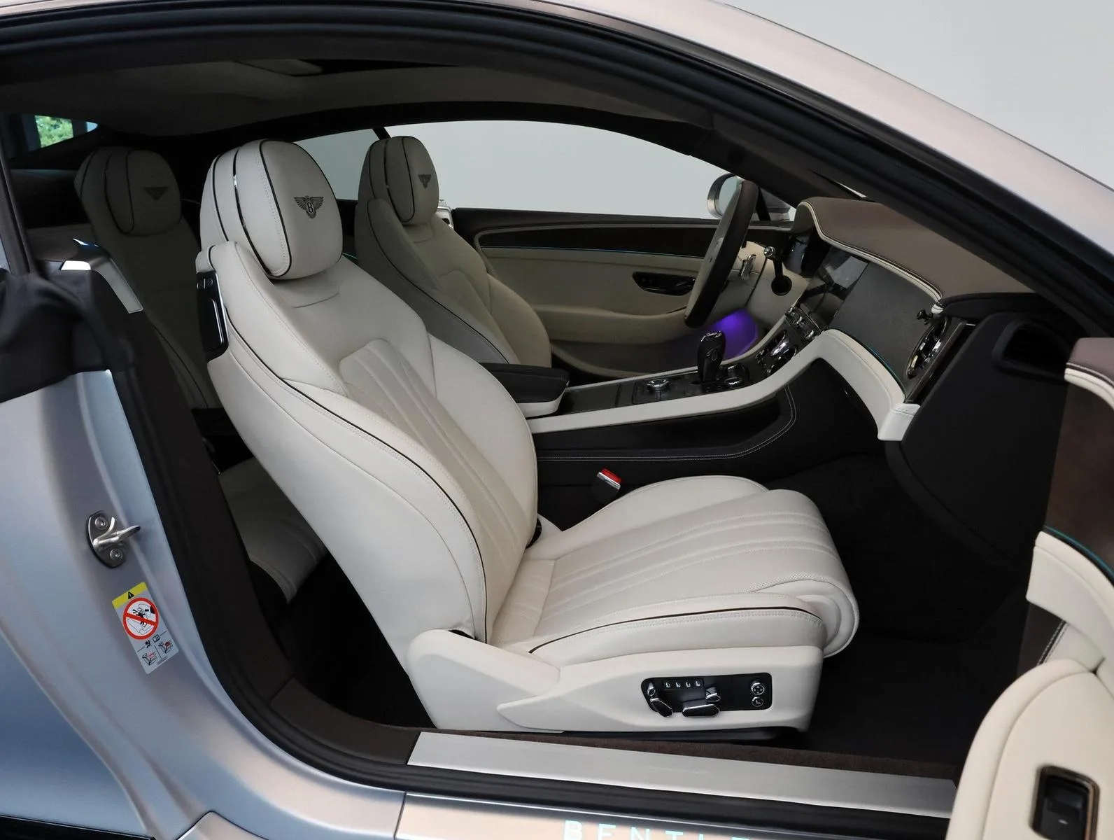 2025 Bentley Continental GT, 8/18