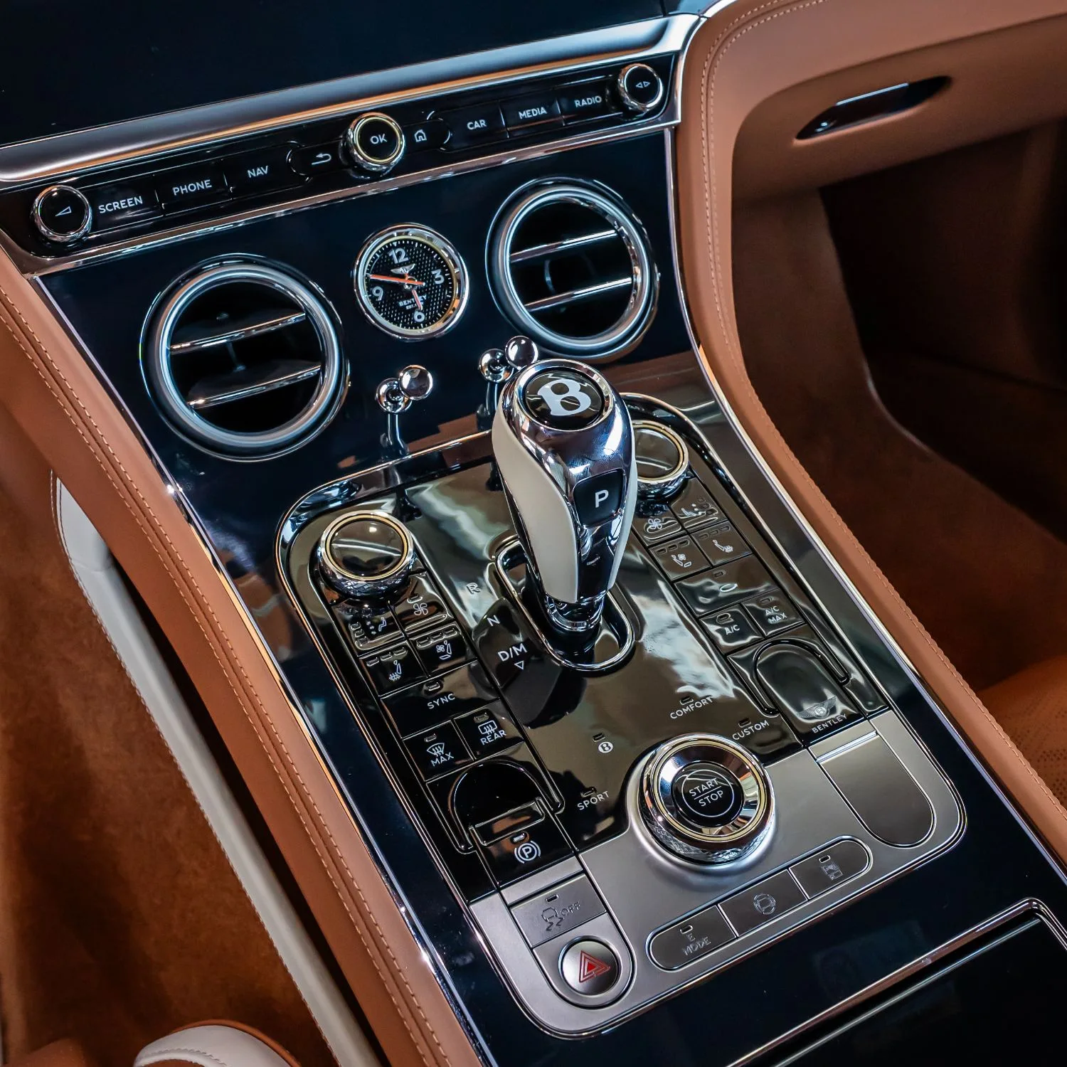 2025 Bentley Continental GT Speed offered by a specialist dealer in Dubai, United Arab Emirates, photo 8 of 18