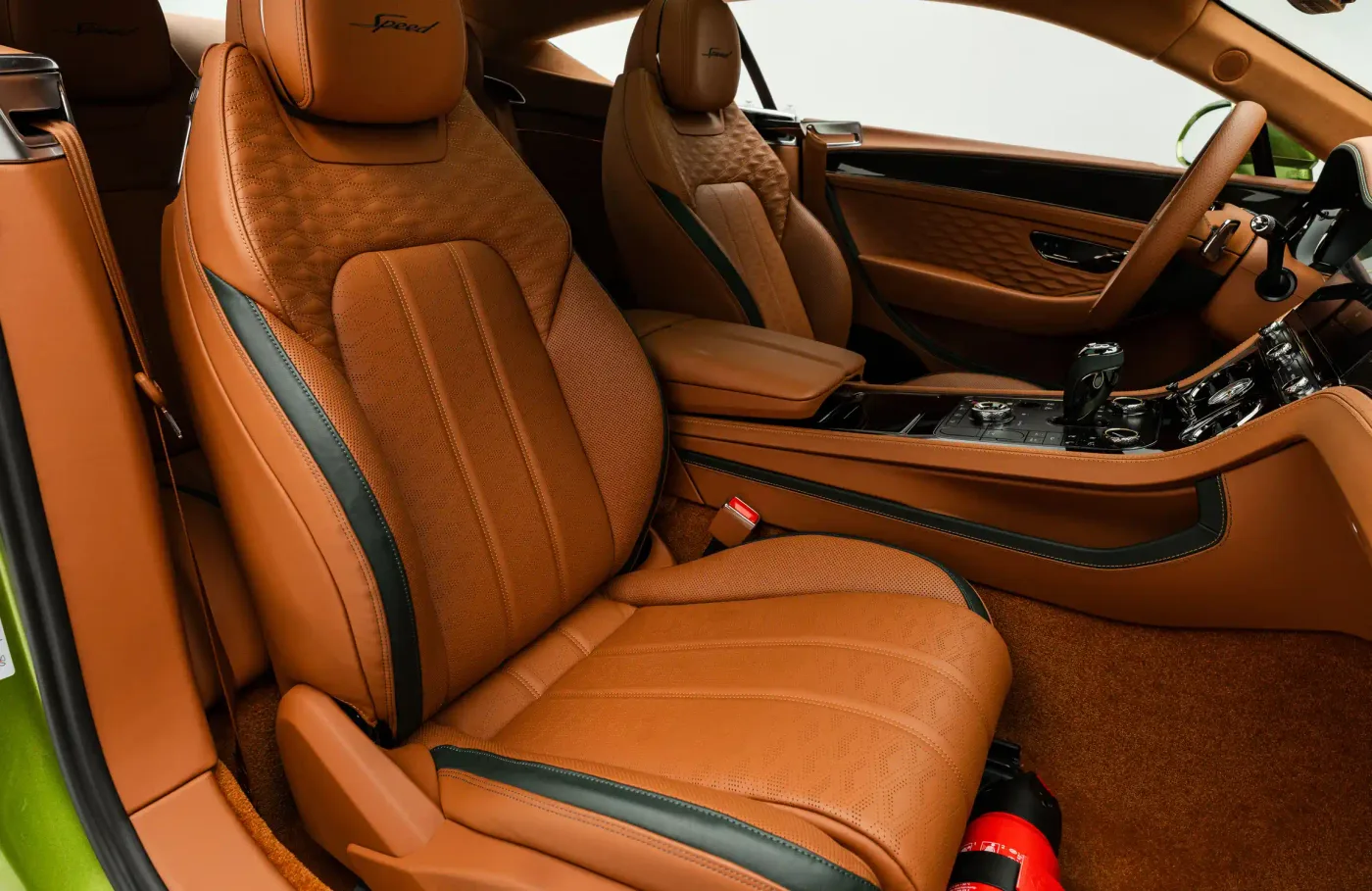 2025 Bentley Continental GT Speed verkauft von einem Fachhändler in Dubai, Vereinigte Arabische Emirate, Foto 7 von 10