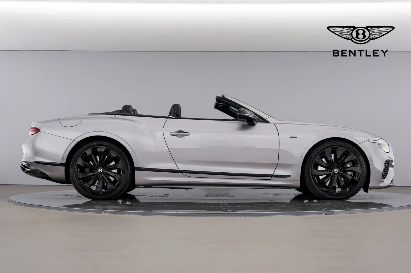 2025 Bentley Continental GTC offered by a franchised dealer group in Hatfield, United Kingdom, photo 5 of 25