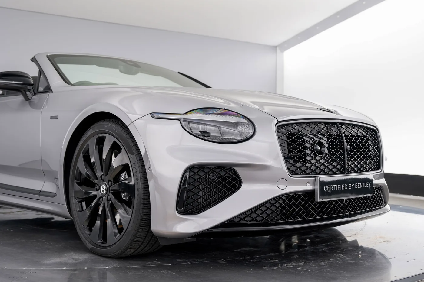 2025 Bentley Continental GTC offered by a franchised dealer group in Hatfield, United Kingdom, photo 12 of 25