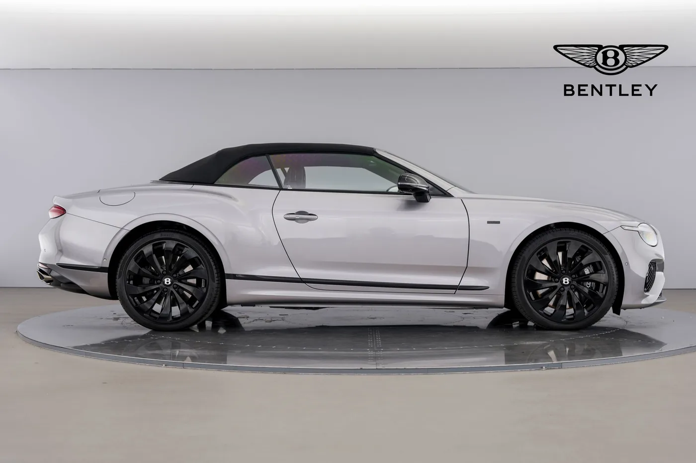 2025 Bentley Continental GTC offered by a franchised dealer group in Hatfield, United Kingdom, photo 15 of 25