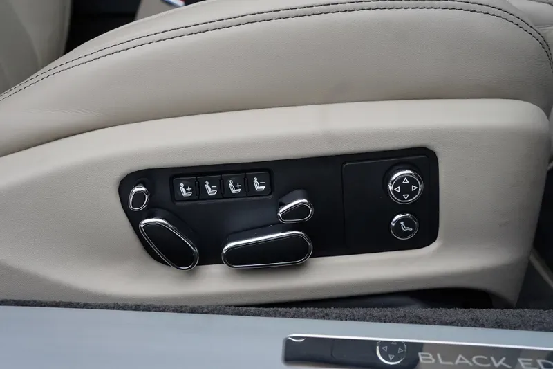 2025 Bentley Continental GTC, 17/30