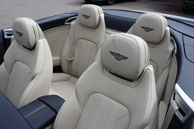 2025 Bentley Continental GTC, 18/30