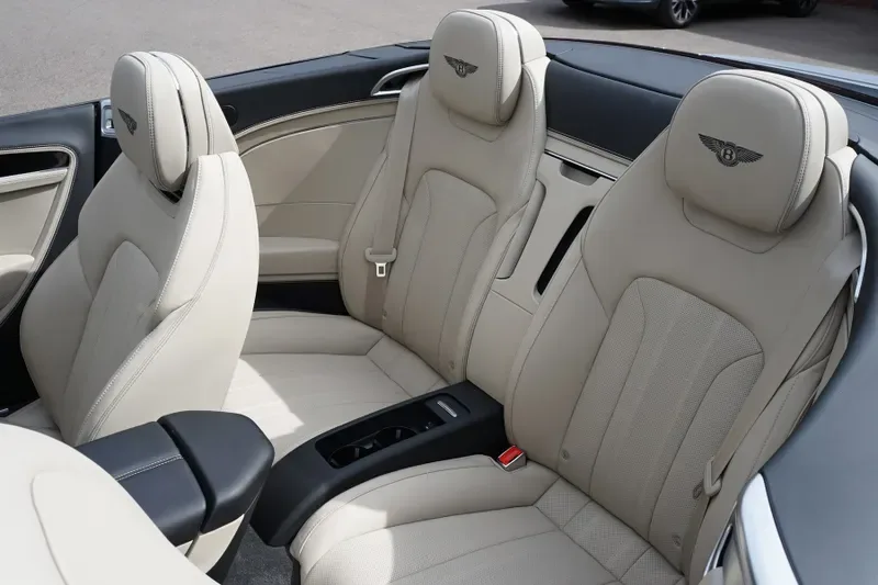 2025 Bentley Continental GTC, 23/30