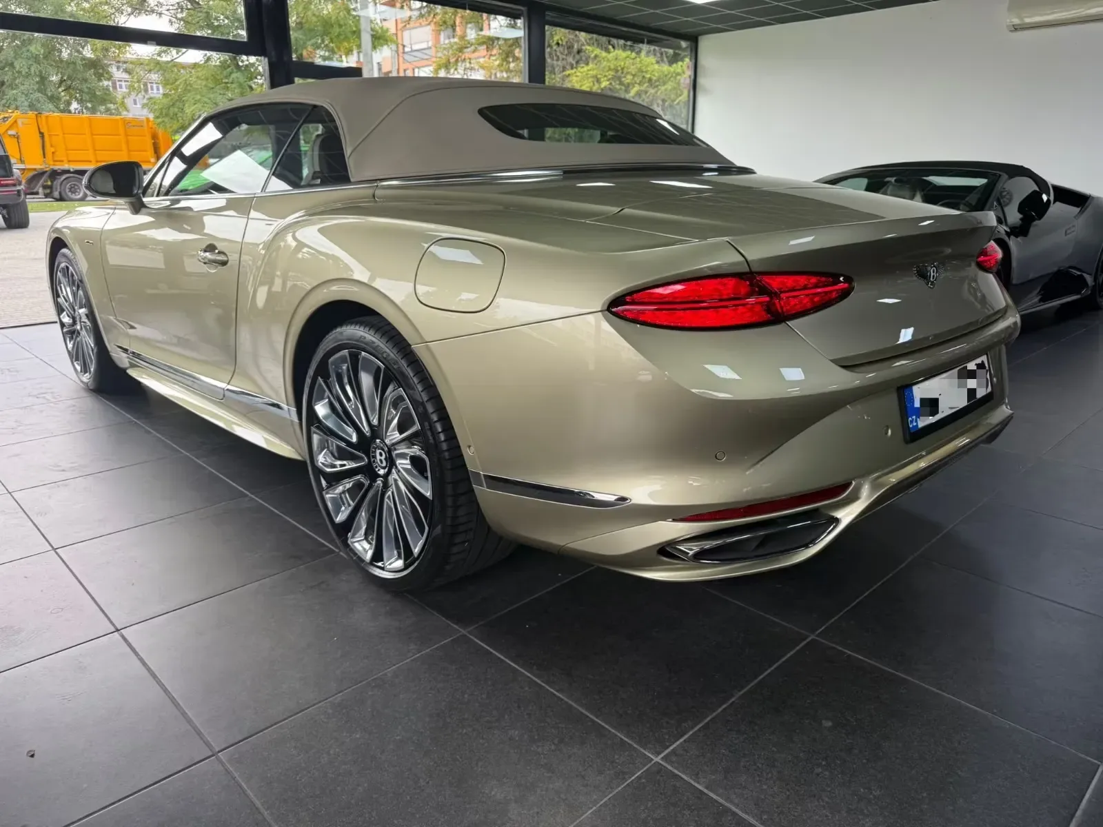 2025 Bentley Continental GTC Mulliner, 3/29