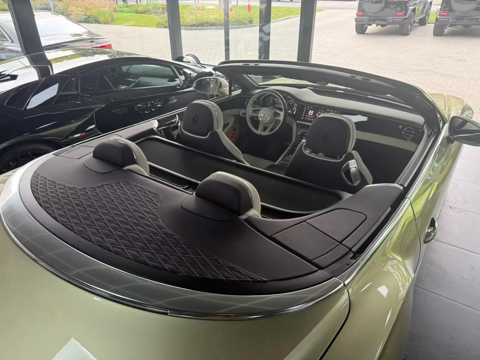 2025 Bentley Continental GTC Mulliner, 10/29