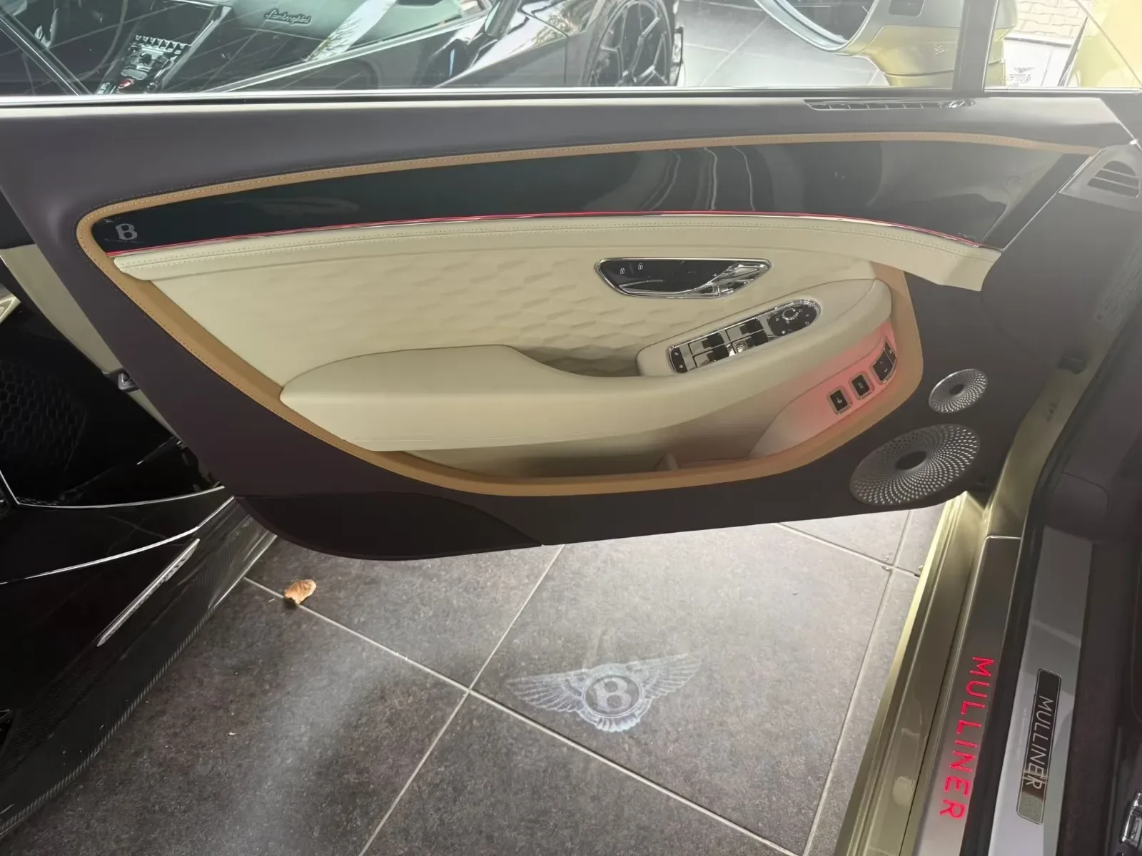 2025 Bentley Continental GTC Mulliner, 22/29