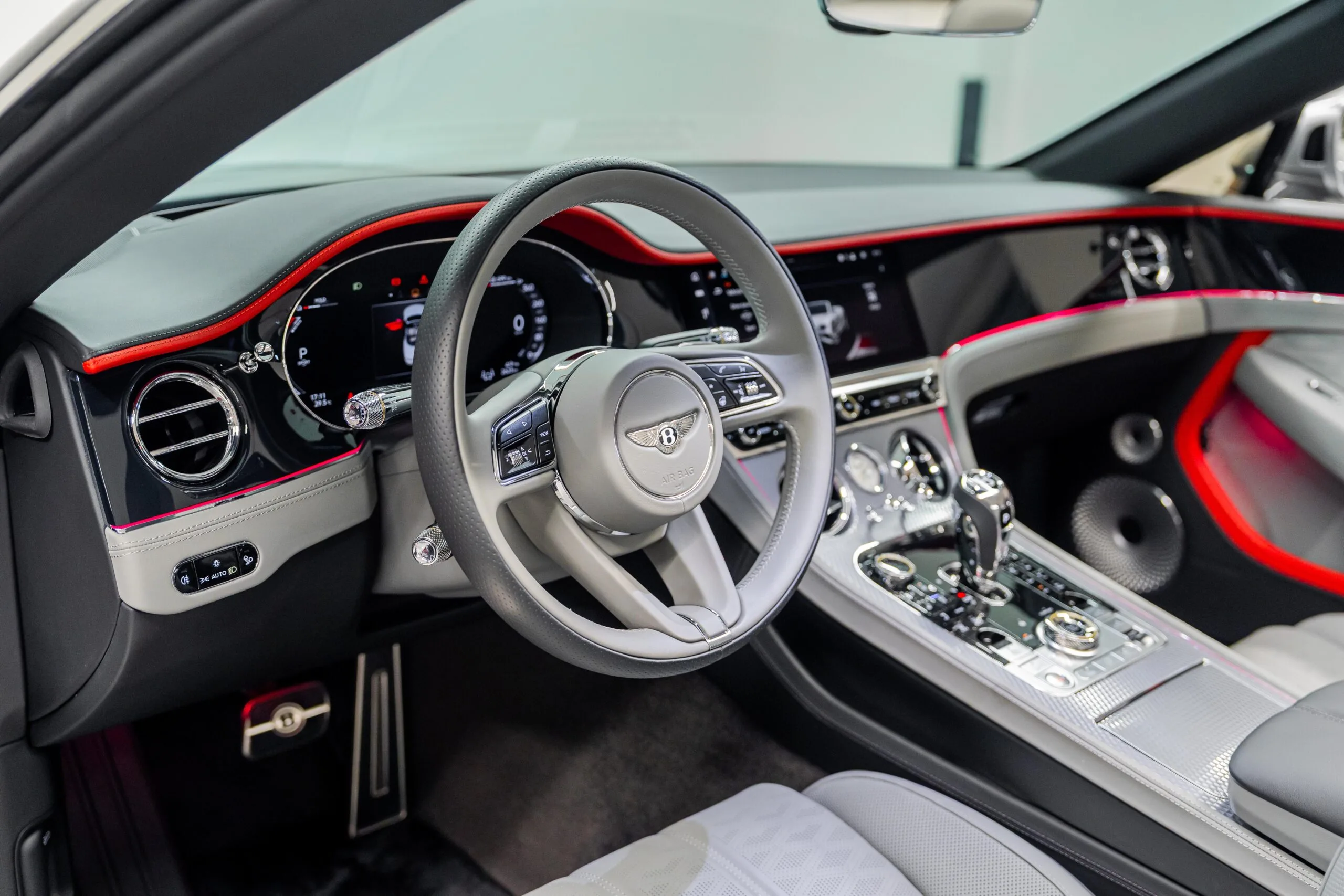 2025 Bentley Continental GTC Mulliner, 14/21
