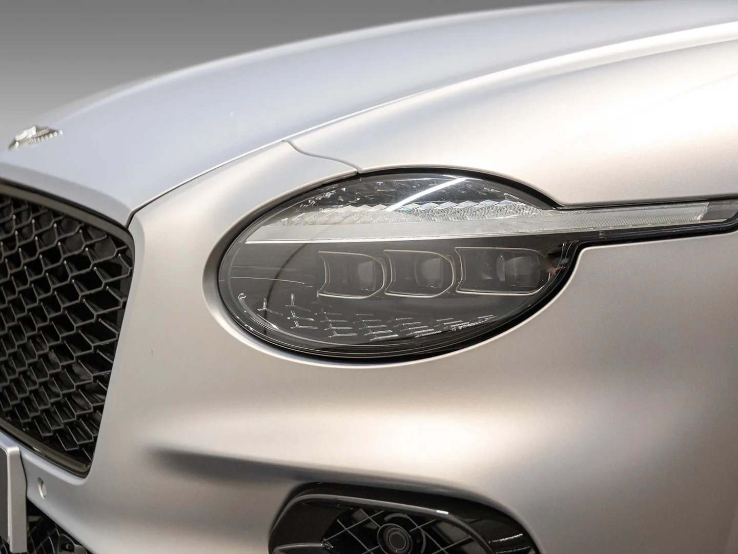 2025 Bentley Continental GTC Speed V8 Hybrid, 10/30