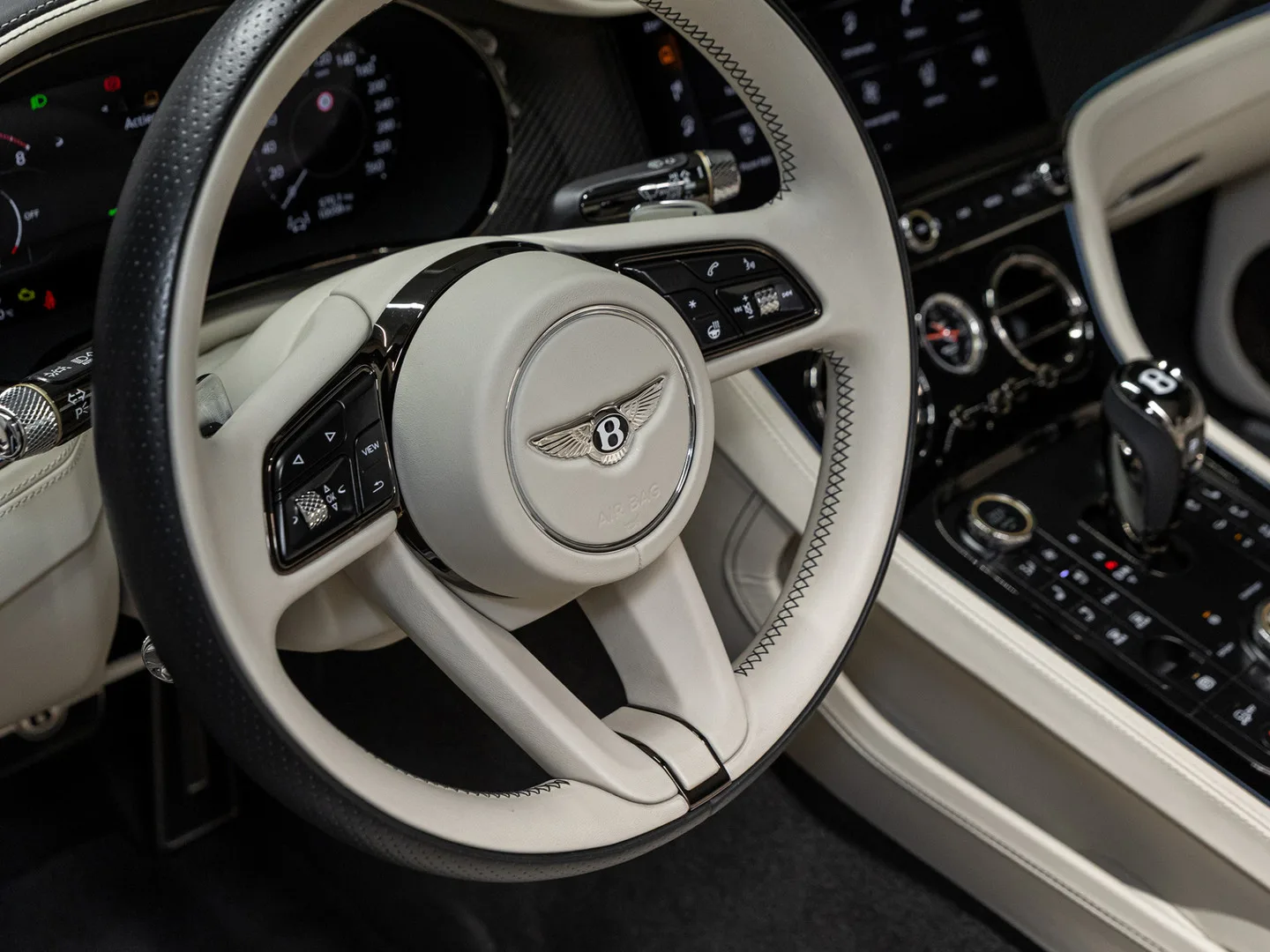 2025 Bentley Continental GTC Speed V8 Hybrid, 18/30