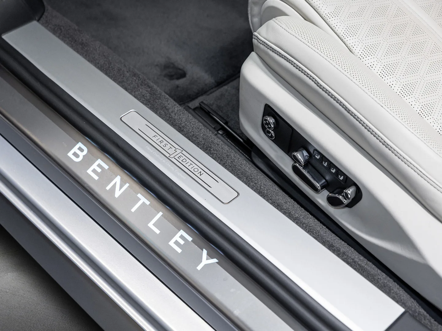 2025 Bentley Continental GTC Speed V8 Hybrid, 19/30