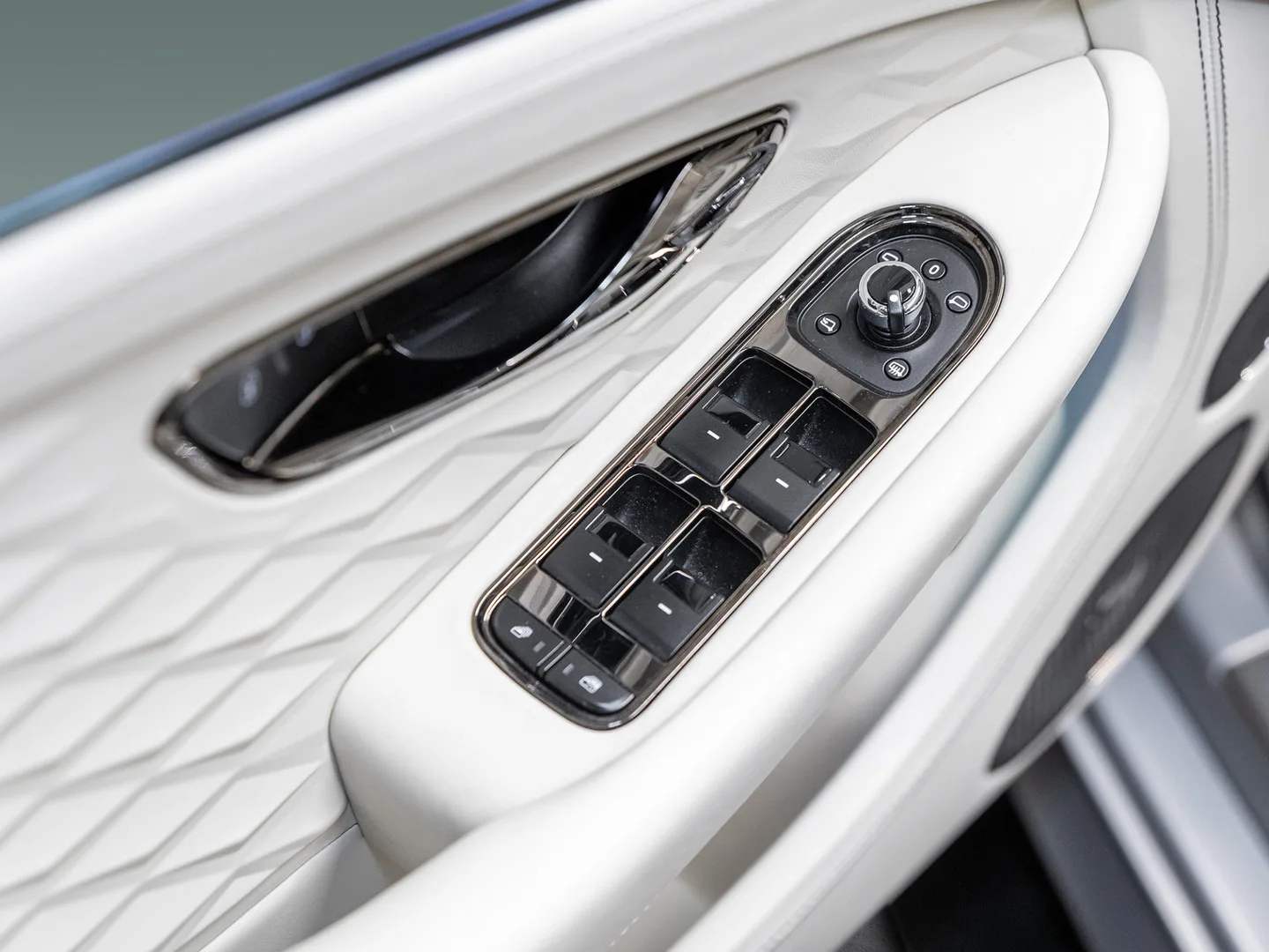 2025 Bentley Continental GTC Speed V8 Hybrid, 21/30