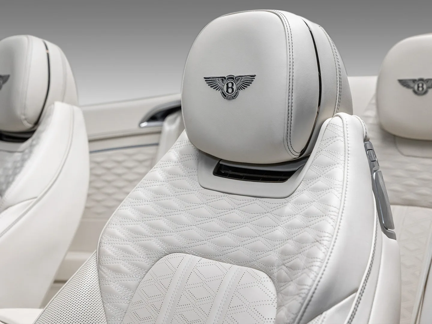2025 Bentley Continental GTC Speed V8 Hybrid, 23/30