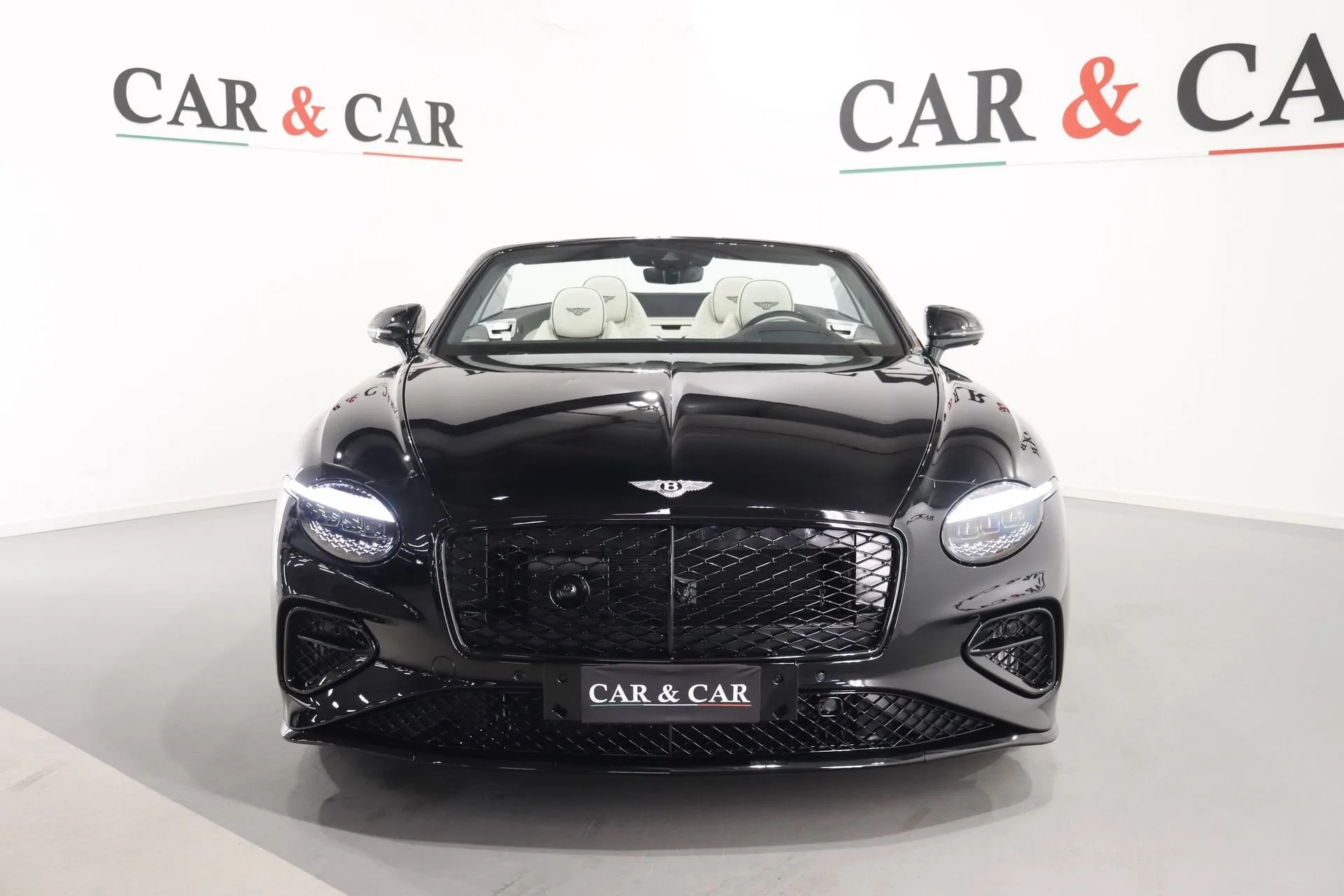 2025 Bentley Continental GTC Speed proposée par un concessionnaire spécialisé à Zibido San Giacomo, Italie, photo principale