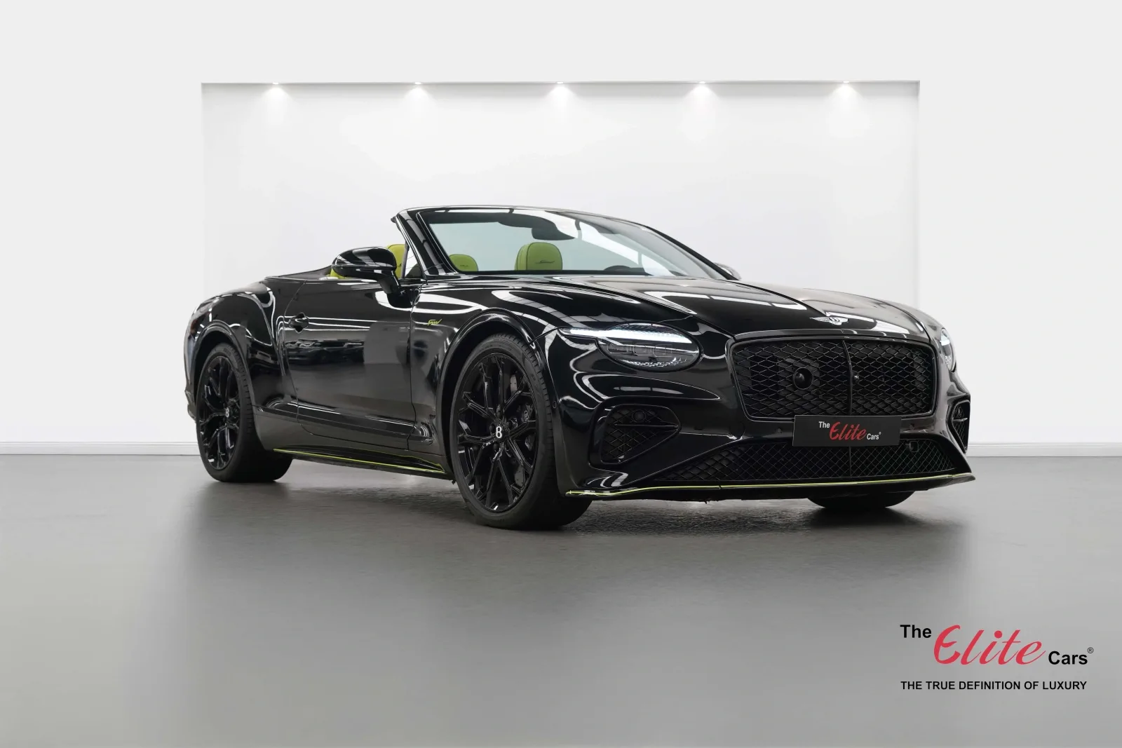 2025 Bentley Continental GTC Speed proposée par un concessionnaire spécialisé à Dubaï, Émirats arabes unis, photo principale