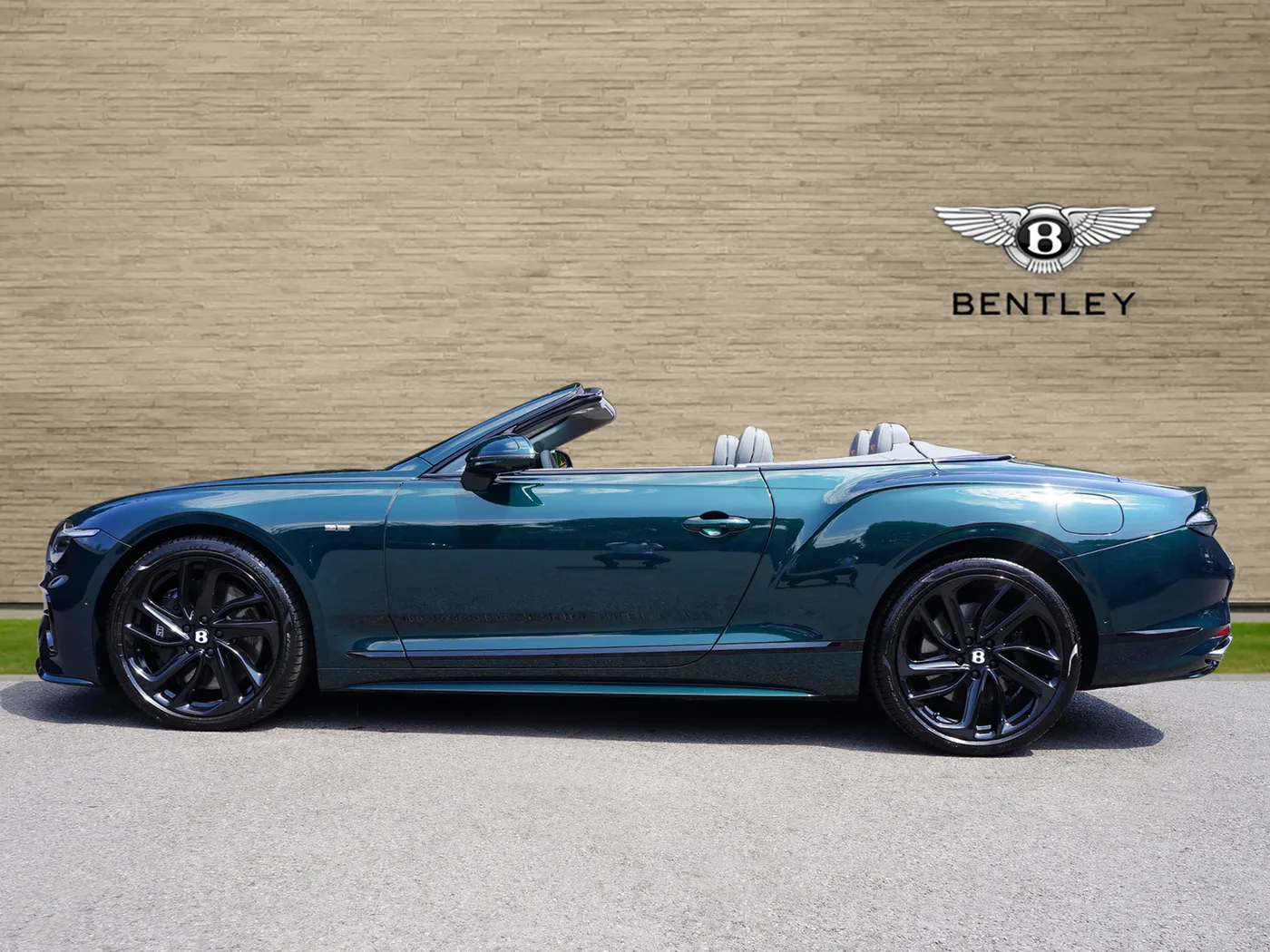 2025 Bentley Continental GTC Speed angeboten von einer Vertragshändlergruppe in Ripley, Vereinigtes Königreich, Foto 5 von 25