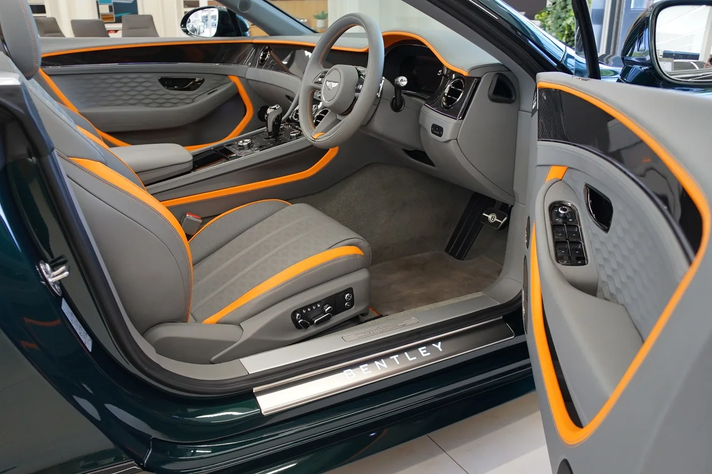 2025 Bentley Continental GTC Speed angeboten von einer Vertragshändlergruppe in Ripley, Vereinigtes Königreich, Foto 11 von 25
