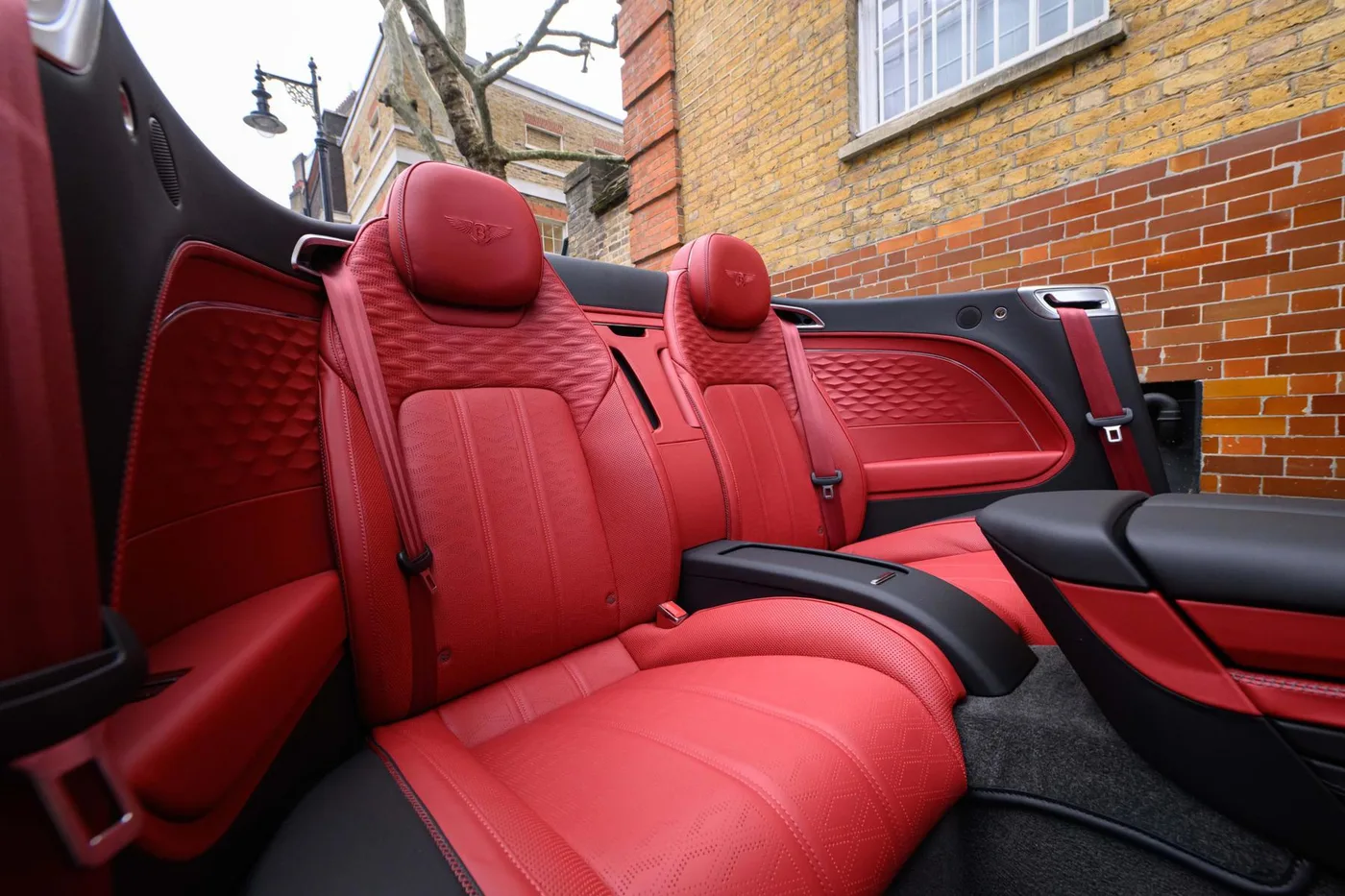 2025 Bentley Continental GTC Speed angeboten von einer Vertragshändlergruppe in London, Vereinigtes Königreich, Foto 21 von 25