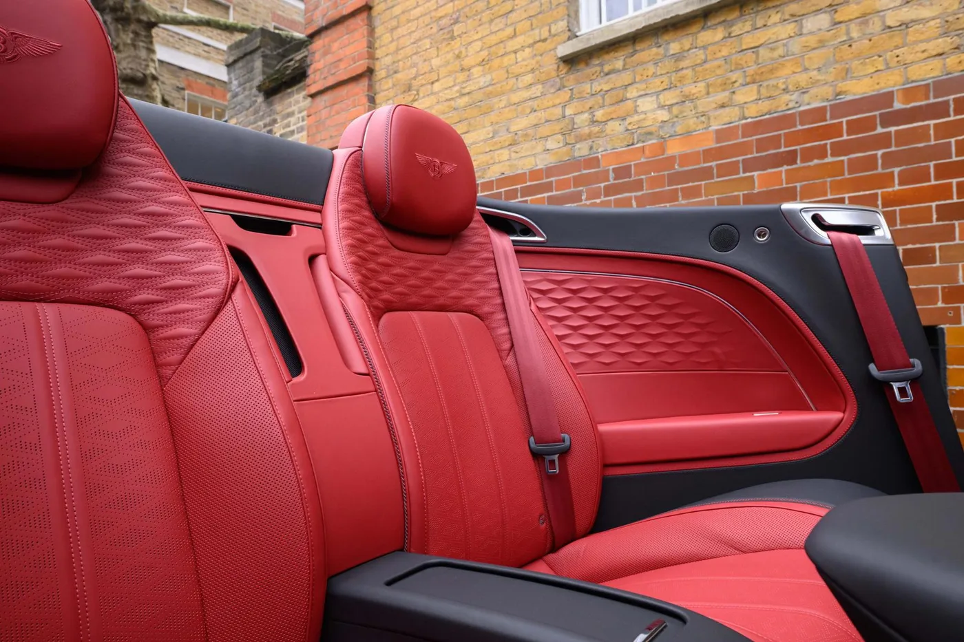 2025 Bentley Continental GTC Speed angeboten von einer Vertragshändlergruppe in London, Vereinigtes Königreich, Foto 22 von 25