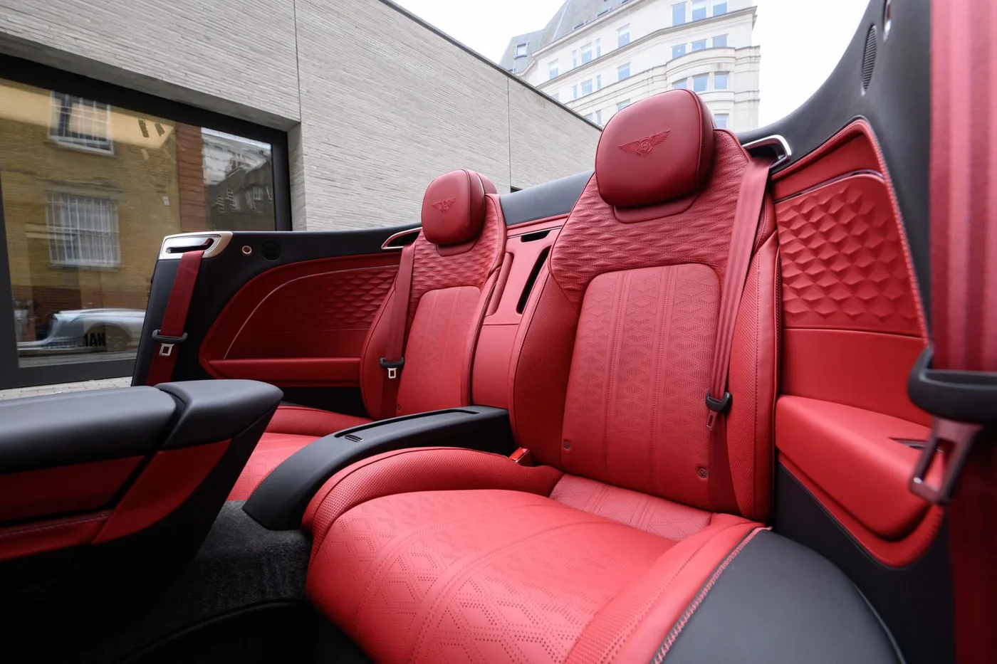 2025 Bentley Continental GTC Speed angeboten von einer Vertragshändlergruppe in London, Vereinigtes Königreich, Foto 23 von 25