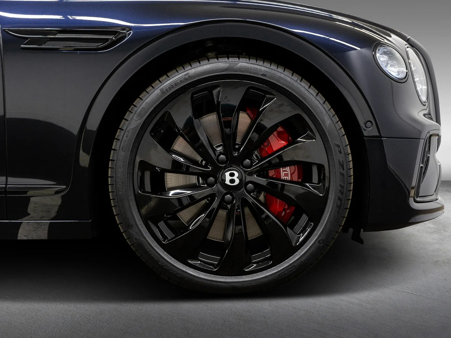 2025 Bentley Flying Spur Black Edition, 8/30