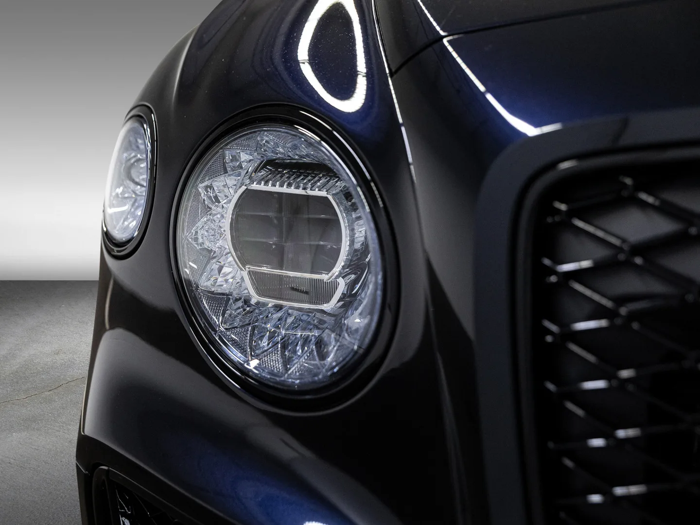 2025 Bentley Flying Spur Black Edition, 9/30