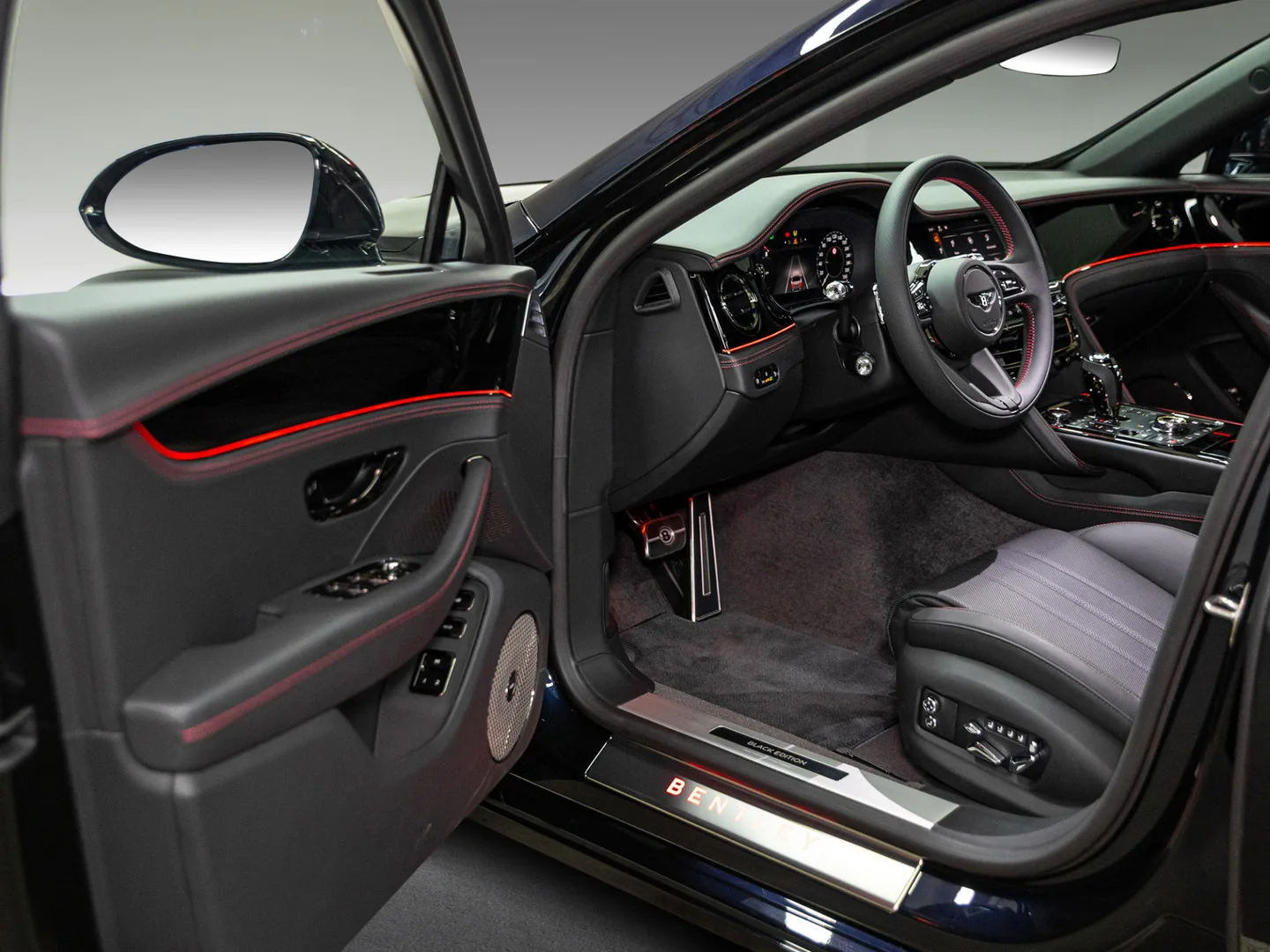 2025 Bentley Flying Spur Black Edition, 12/30