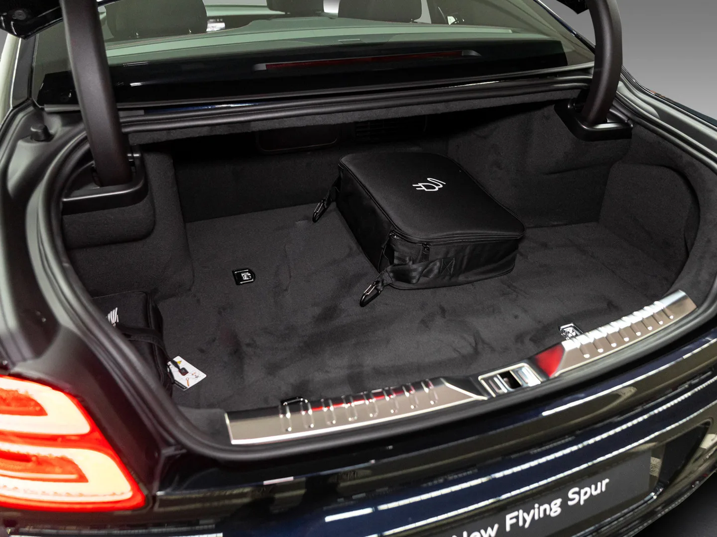 2025 Bentley Flying Spur Black Edition, 13/30