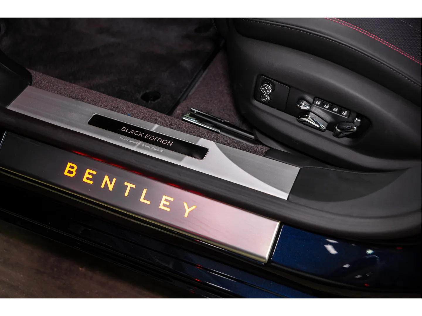 2025 Bentley Flying Spur Black Edition, 19/30