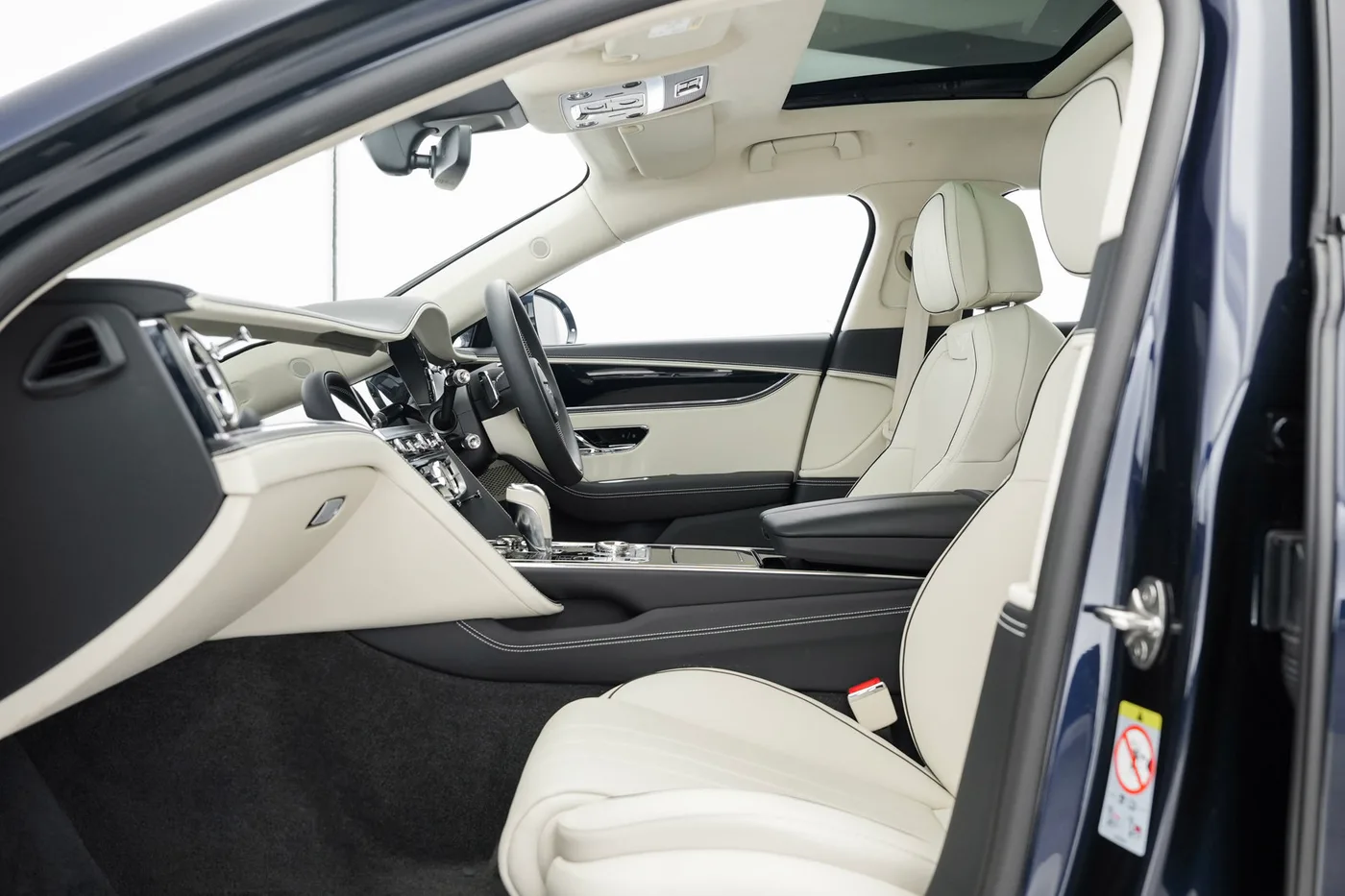 2025 Bentley Flying Spur offered by a franchised dealer group in Hatfield, United Kingdom, photo 18 of 25