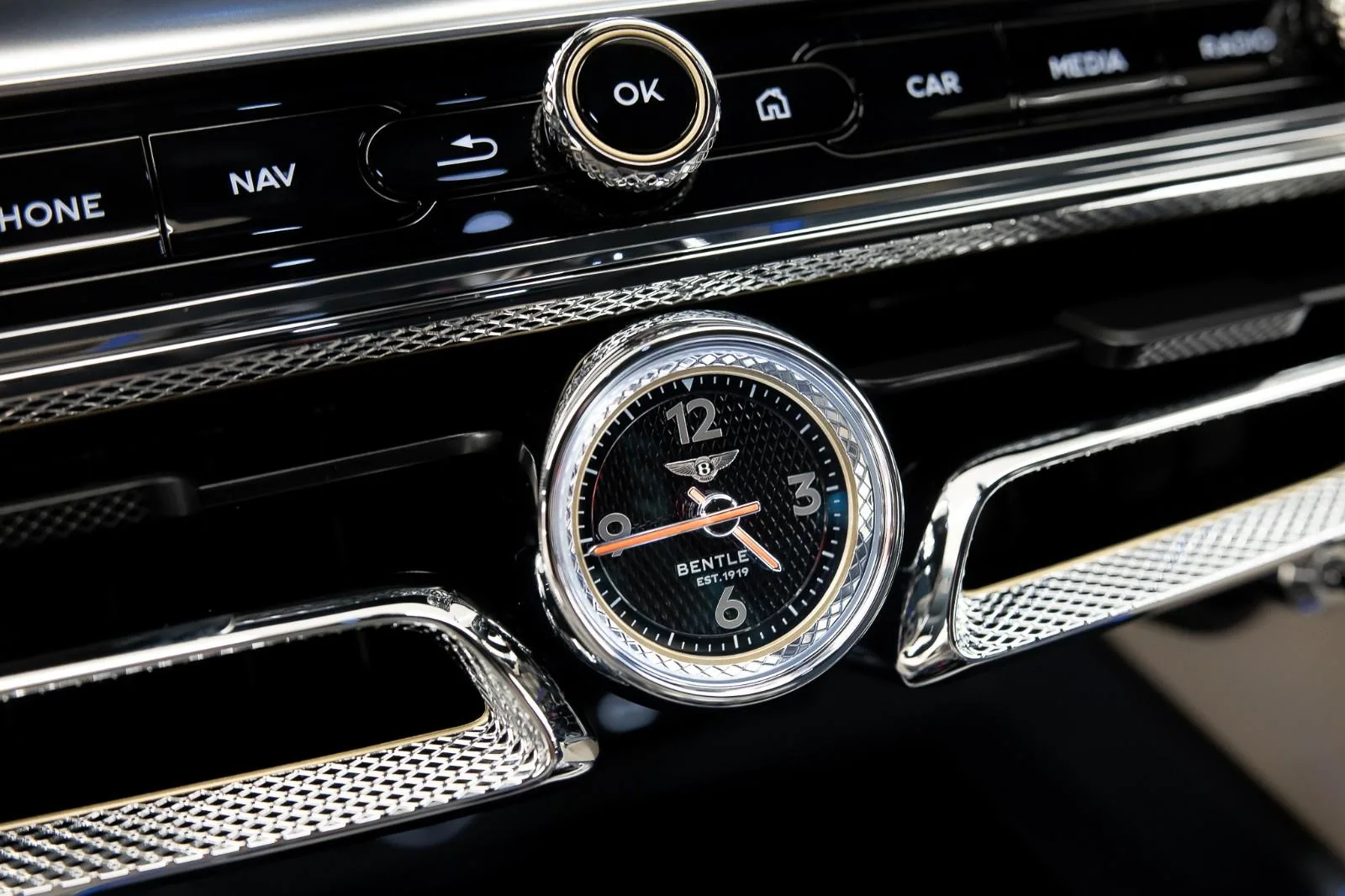 2025 Bentley Flying Spur Speed, 16/27