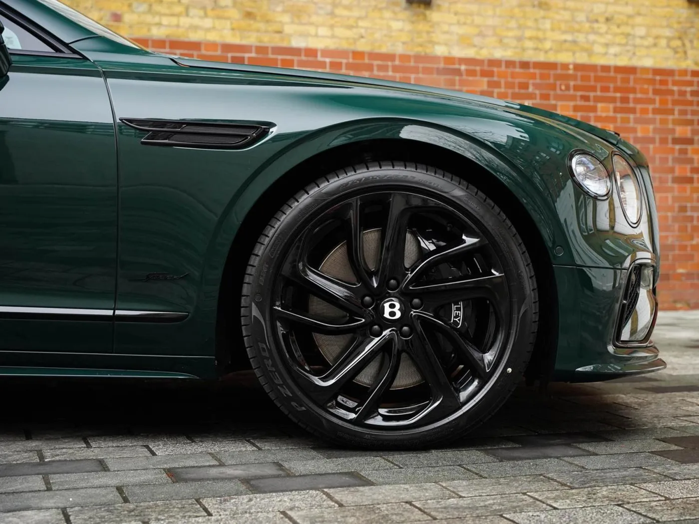 2025 Bentley Flying Spur Speed proposée par un groupe de concessions agréées à London, Royaume-Uni, photo 6 sur 25