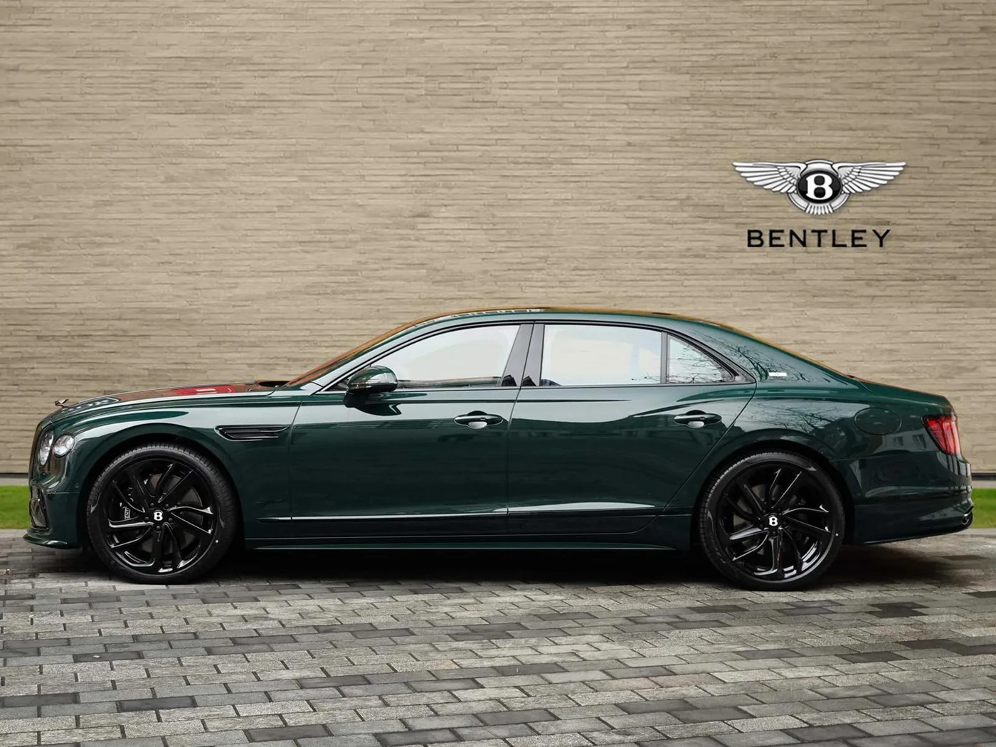 2025 Bentley Flying Spur Speed proposée par un groupe de concessions agréées à London, Royaume-Uni, photo 16 sur 25