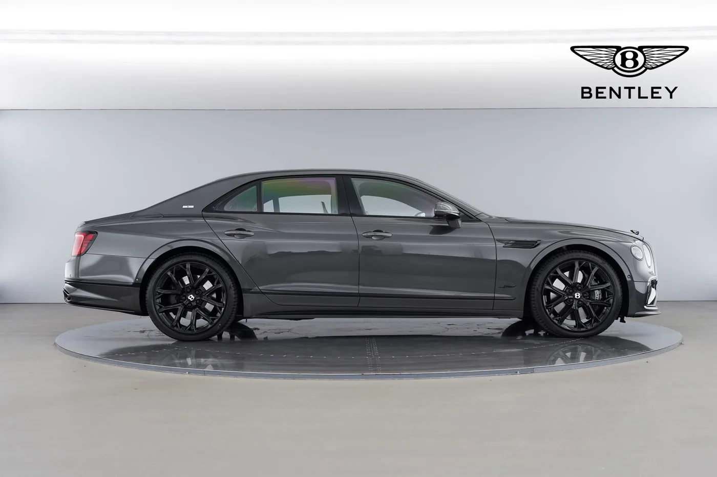 2025 Bentley Flying Spur Speed proposée par un groupe de concessions agréées à Hatfield, Royaume-Uni, photo 2 sur 25