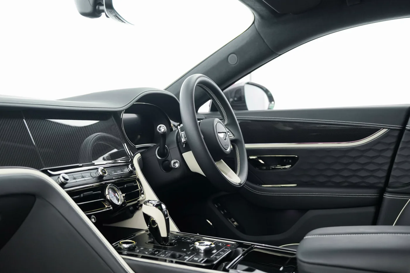 2025 Bentley Flying Spur Speed proposée par un groupe de concessions agréées à Hatfield, Royaume-Uni, photo 20 sur 25