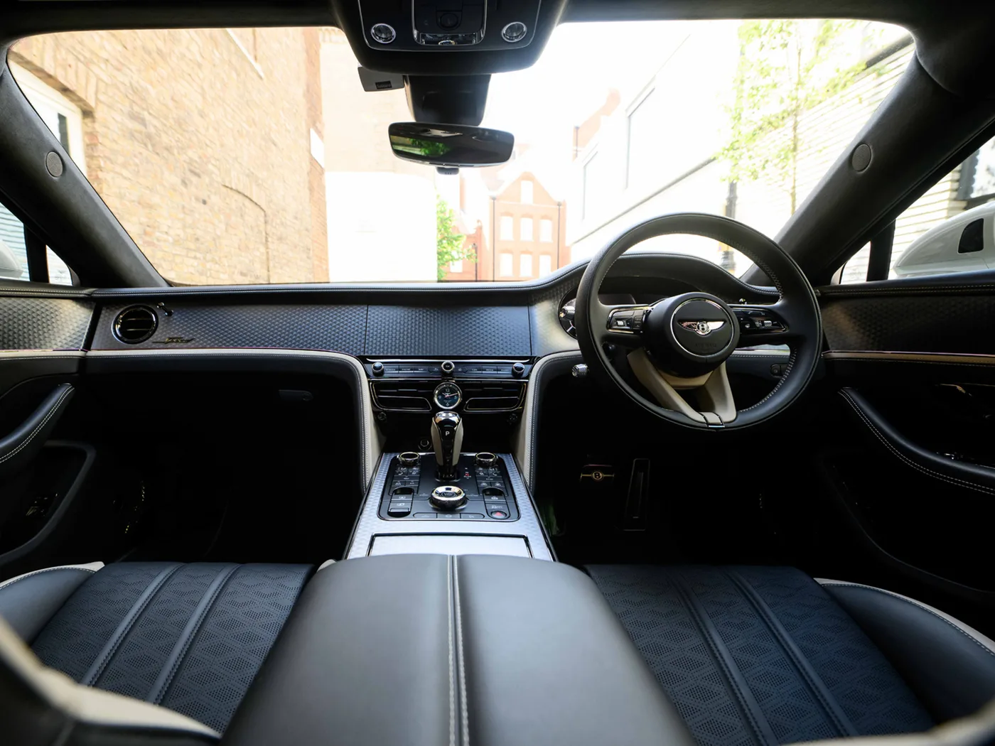 2025 Bentley Flying Spur Speed proposée par un groupe de concessions agréées à London, Royaume-Uni, photo 4 sur 25