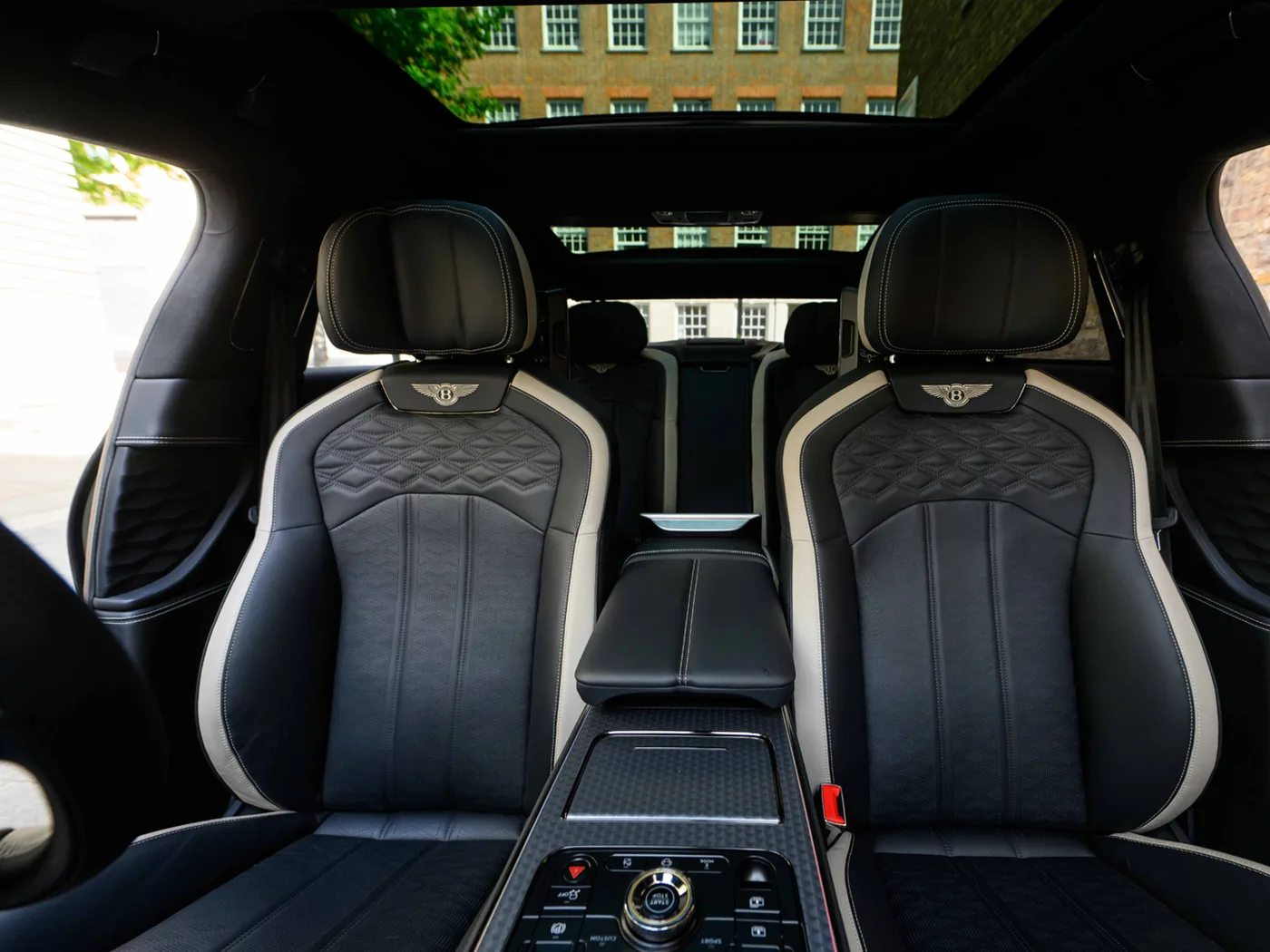2025 Bentley Flying Spur Speed proposée par un groupe de concessions agréées à London, Royaume-Uni, photo 15 sur 25
