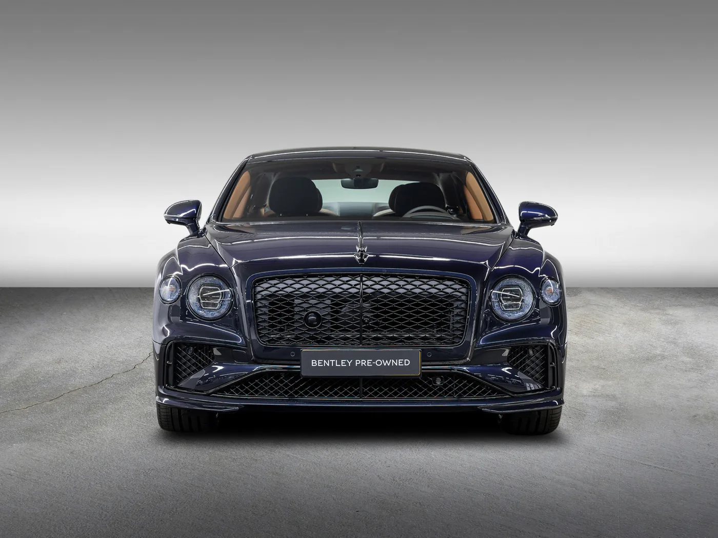 2025 Bentley Flying Spur Speed V8 Hybrid offered by an official Bentley dealer in Leusden, Netherlands, photo 2 of 15