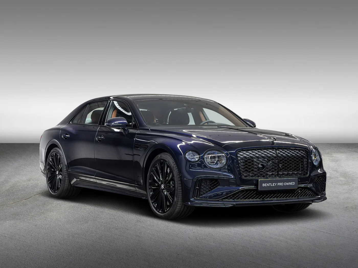 2025 Bentley Flying Spur Speed V8 Hybrid offered by an official Bentley dealer in Leusden, Netherlands, photo 3 of 15