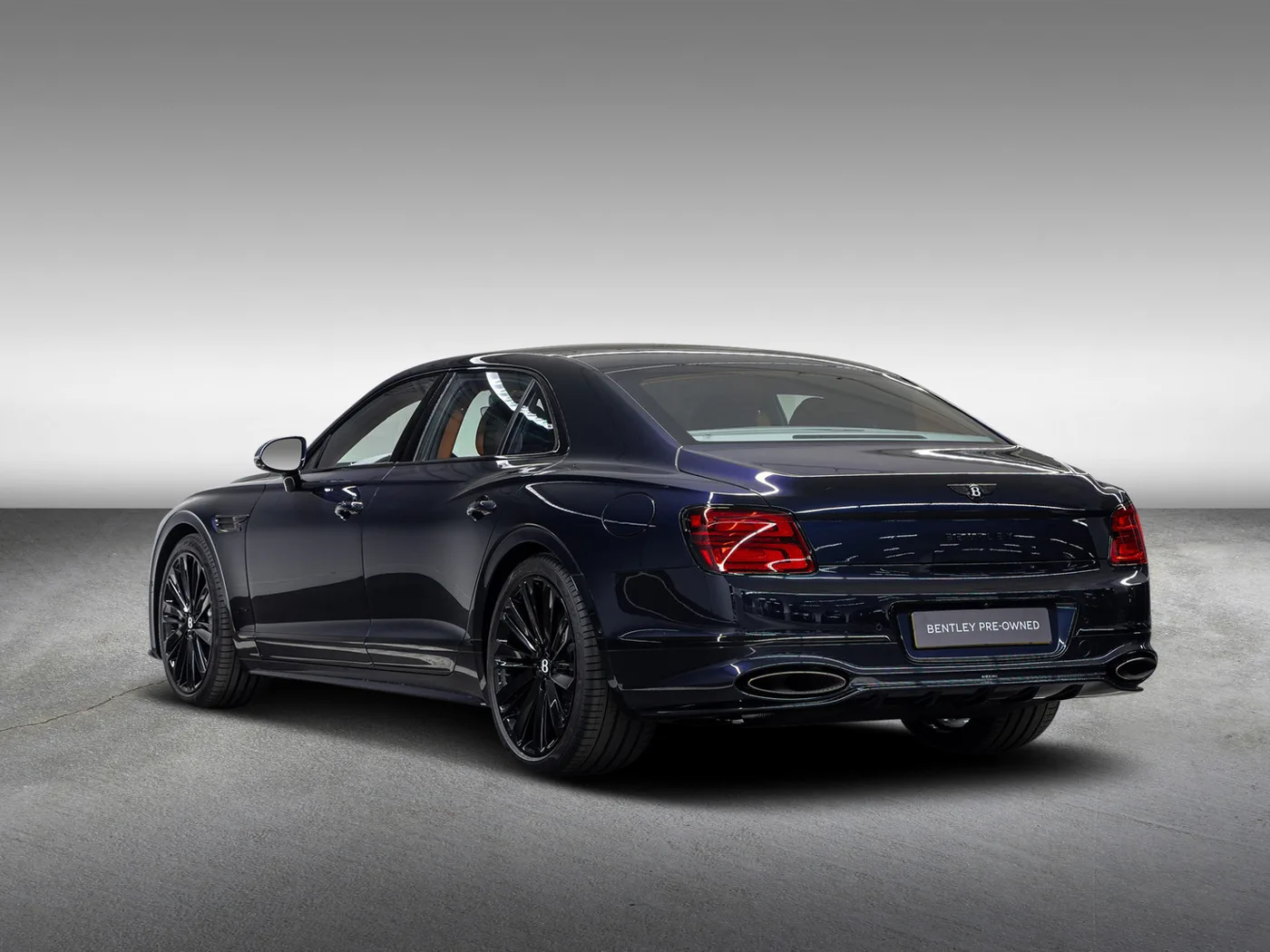 2025 Bentley Flying Spur Speed V8 Hybrid offered by an official Bentley dealer in Leusden, Netherlands, photo 6 of 15