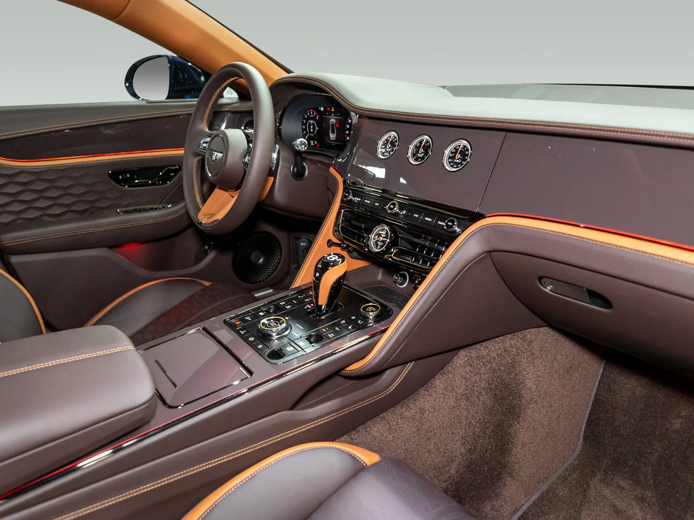 2025 Bentley Flying Spur Speed V8 Hybrid offered by an official Bentley dealer in Leusden, Netherlands, photo 13 of 15