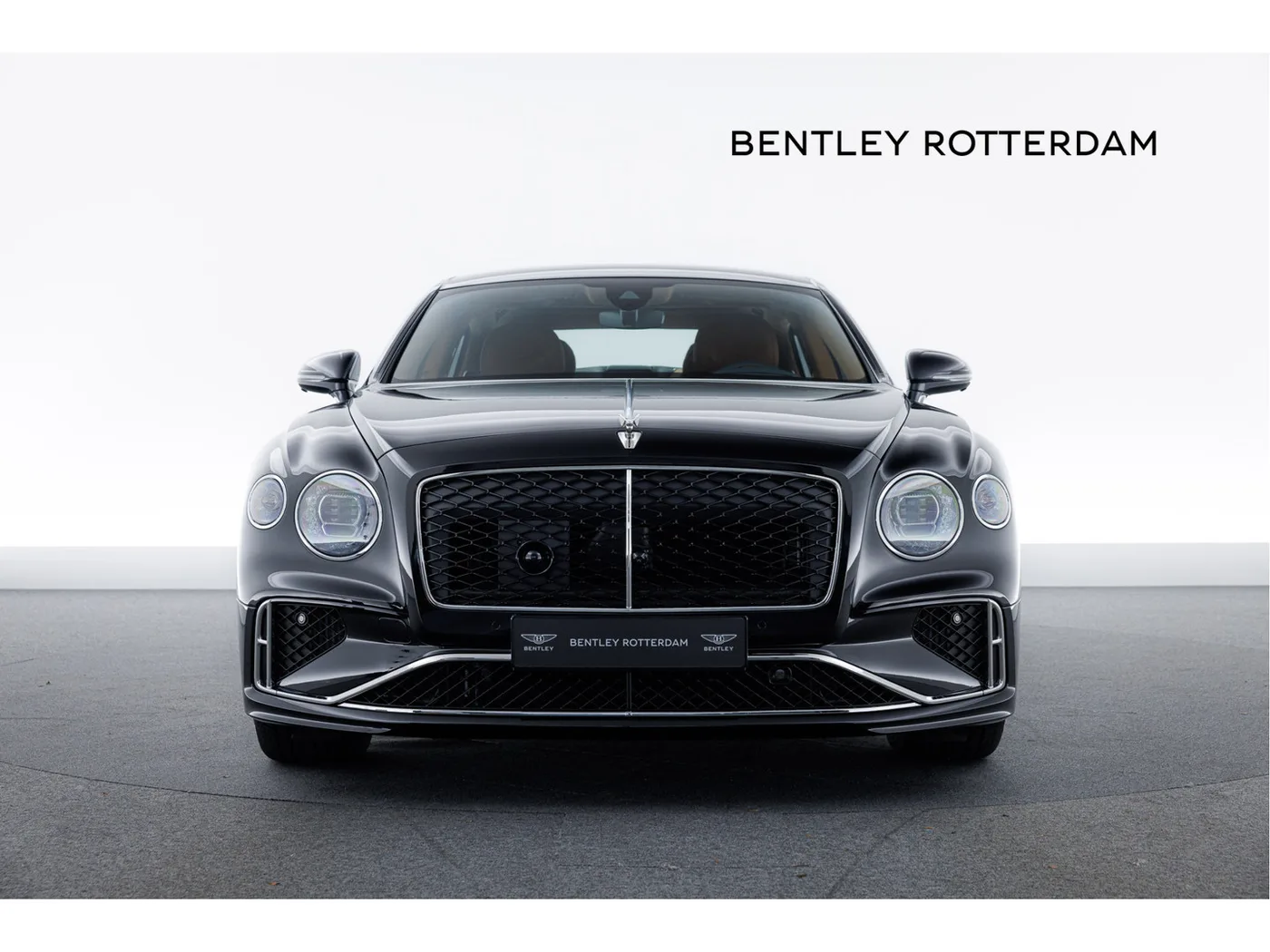 2025 Bentley Flying Spur V8 Hybrid offered by an official Bentley dealer in Rotterdam, Netherlands, photo 4 of 15